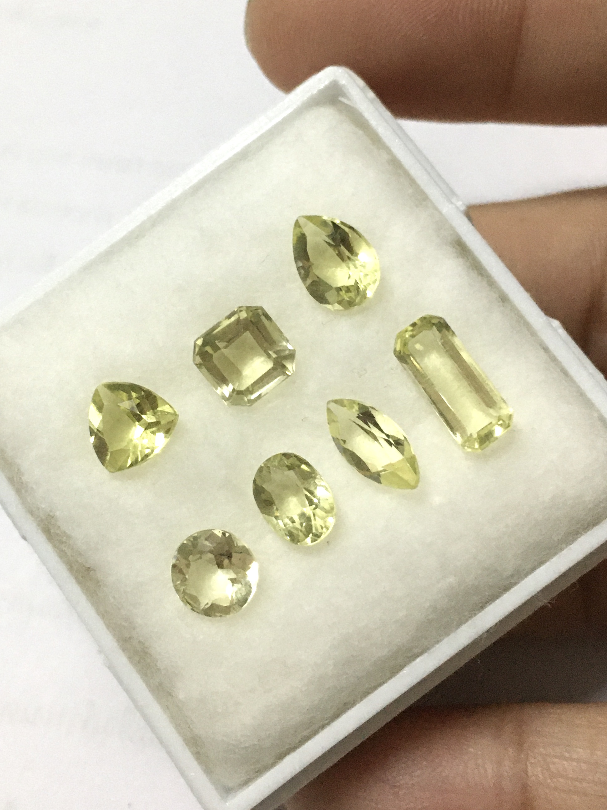 (หวานๆ วาเลนไทน์ เริ่มต้น 129 ) LEMON QUARTZ เลมอนควอทซ์ แท้ 7 เม็ด 7 เชพ สวยน่ารักไฟดีทุกเม็ดจ้า