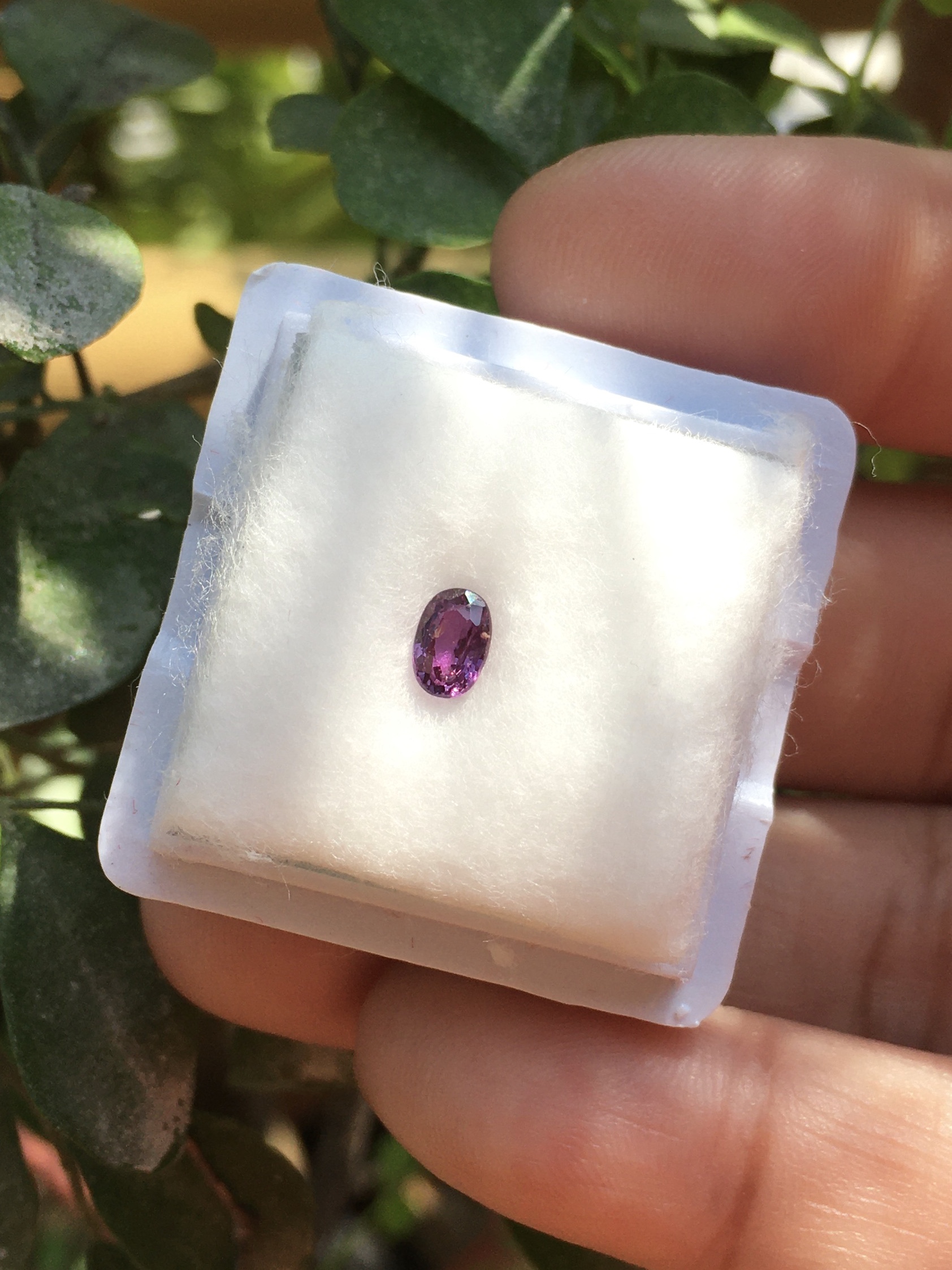 (มาใหม่ค่ะ) ทับทิมสยาม 0.39 กะรัต พลอยดิบสีสวย เม็ดเล็กแบบมินิมอลสุดๆ พลอยสวยน่าสะสม