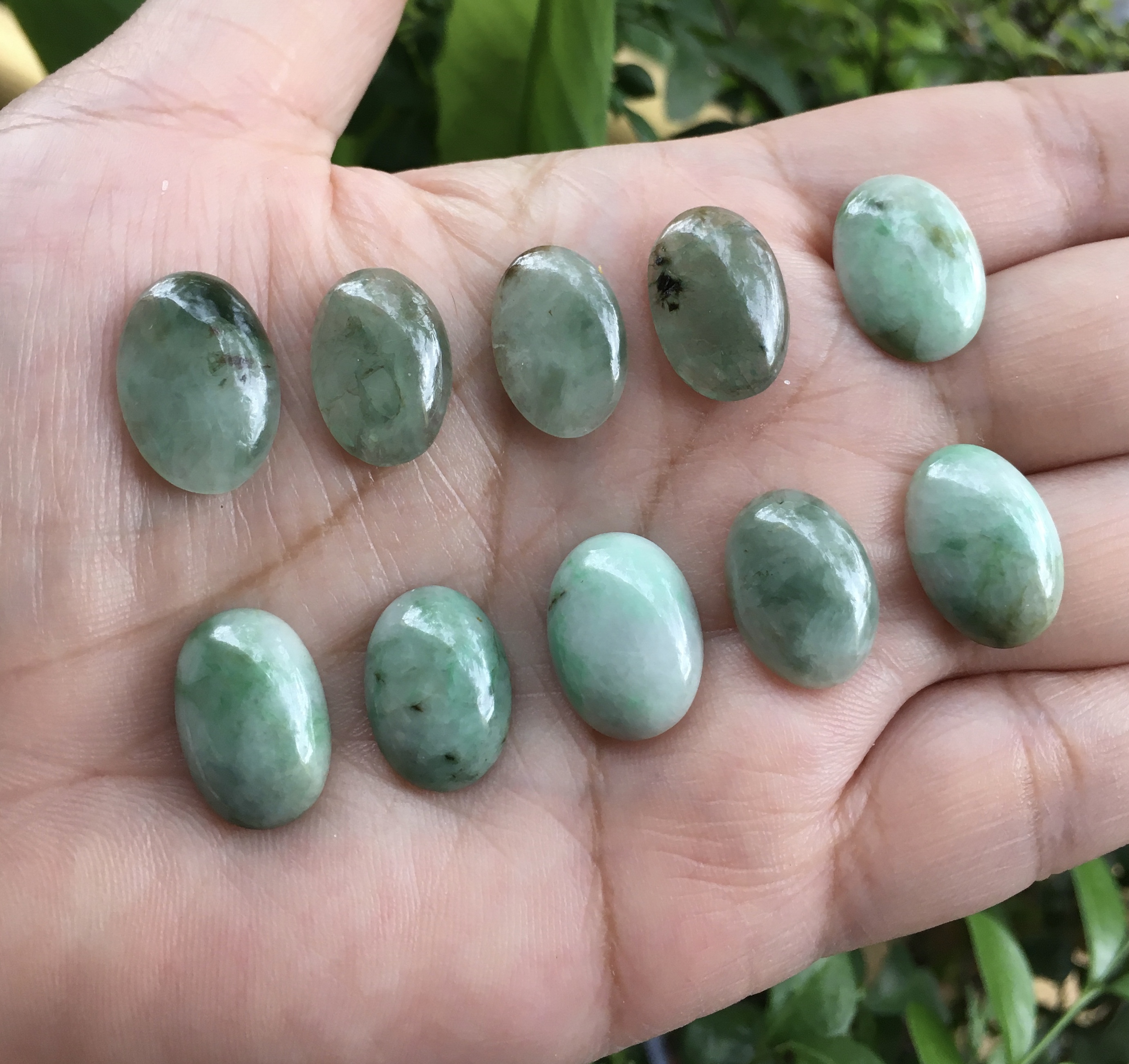 (เทๆ หยกแท้เม็ดใหญ่ 299 ทุกเม็ด) JADE หยกแท้ ธรรมชาติ คละสี คละไซส์ เหมาล็อตทำสร้อยข้อมือ สร้อยคอ ได้ สวย คลาสสิคค่ะ