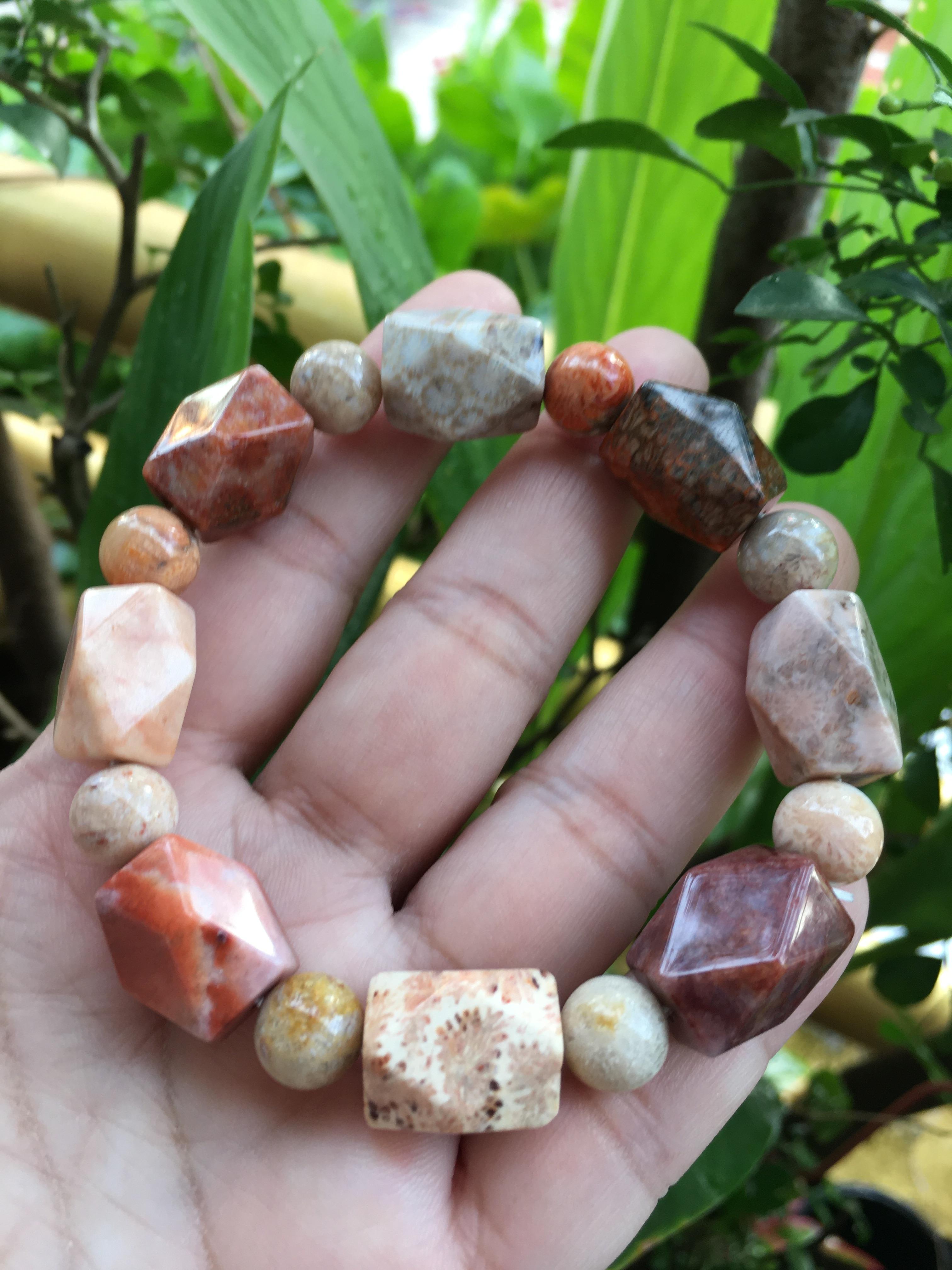 ข้อมือหินนำโชค ฟอสซิลปะการัง แท้ รูปทรงน่ารักค่ะ ลายสวย ใส่ง่าย