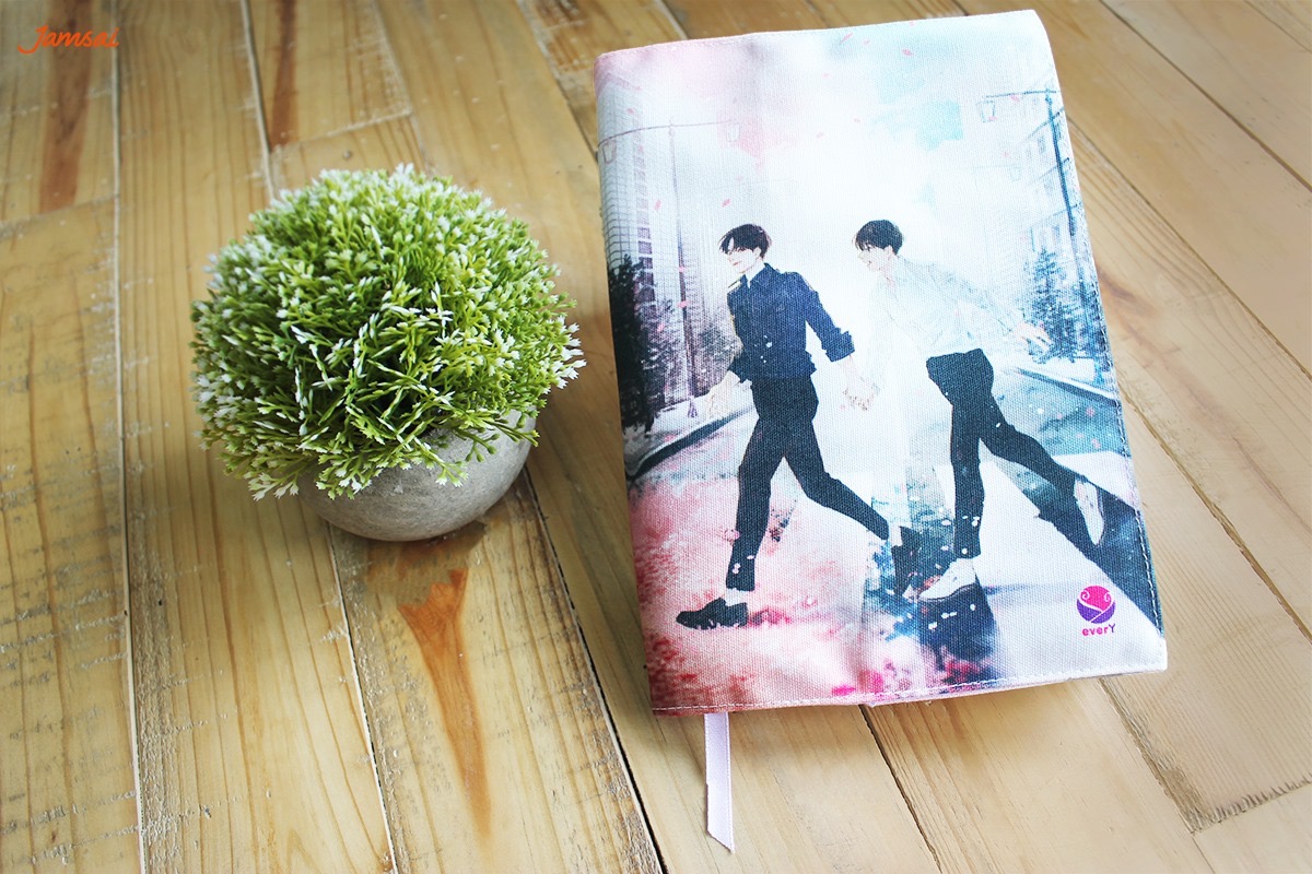 ปกสวมหนังสือ book cover ลาย บทกวีของปีแสง