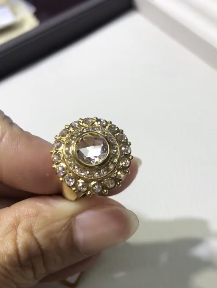 (พิเศษ 79,000 เท่านั้น)แหวนเพชรลูกโลกเหลี่ยมโบราณ เพชรแท้หนักรวม 2.57 กะรัต แบบโบราณแต่ใส่สวยได้ทุกวันค่ะ