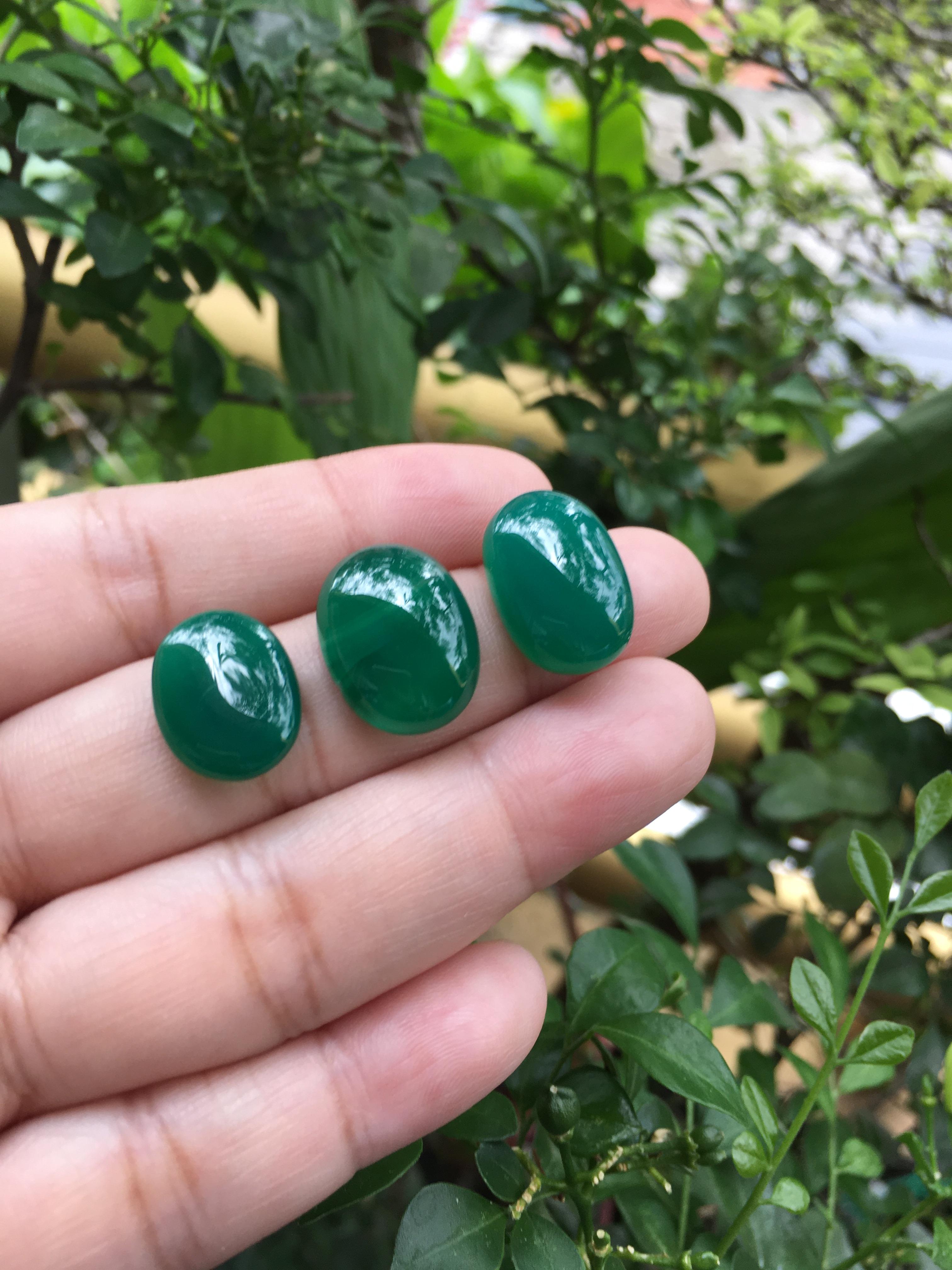 (เริ่มต้น 390 ) GREEN AGATE โมราแท้ ทรงไข่ เม็ดโต สีเขียวเข้มสวย คละสีคละไซส์