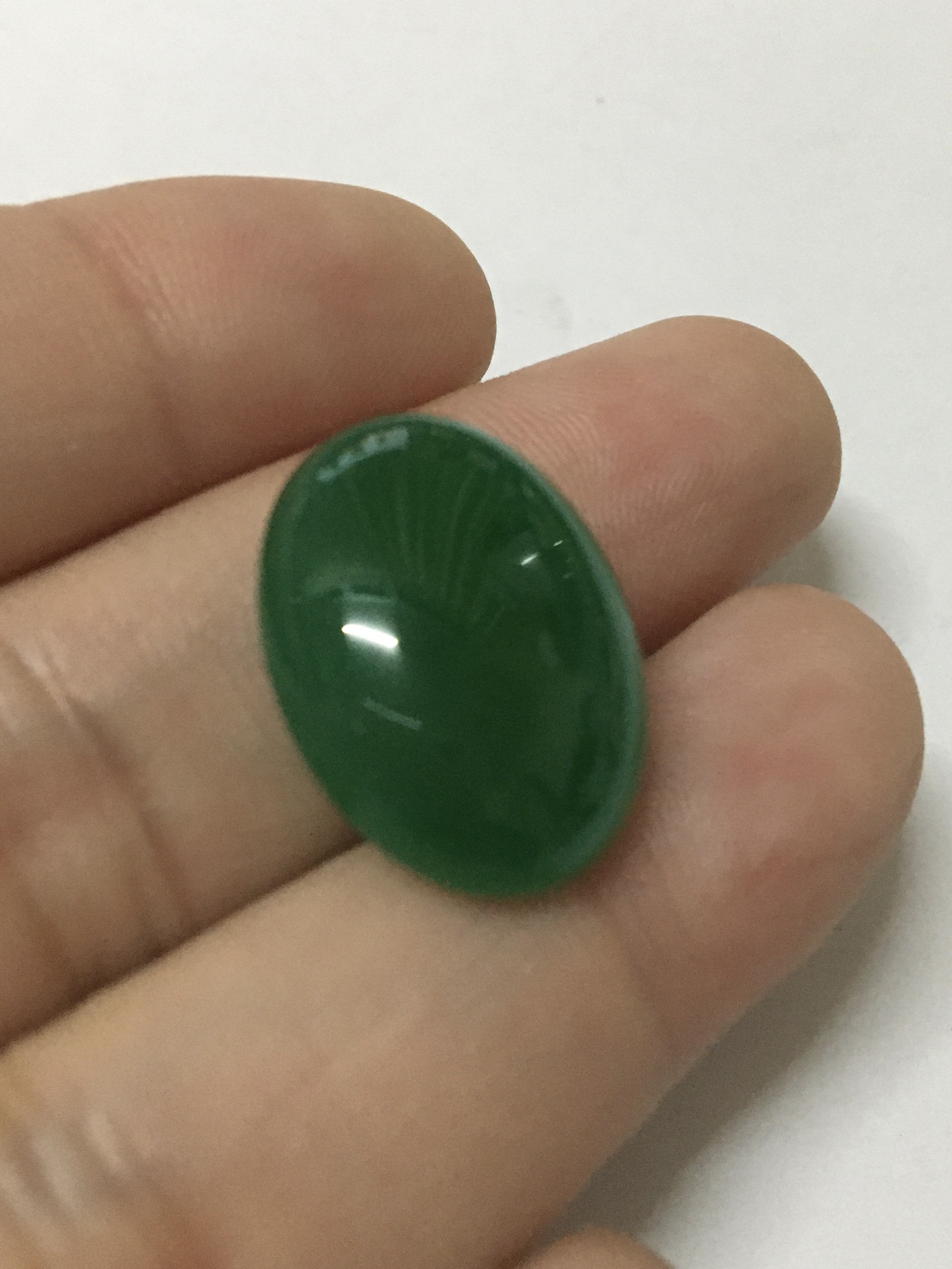 หยกจักรพรรดิ สวยมาก)หยก สังเคราะห์ สีสวยเหมือนแท้ ไร้ที่ติ ทั้งตำหนิ และสี เม็ดโต ราคาเบาๆ ไม่พอใจยินดีคืนเงินค่ะ