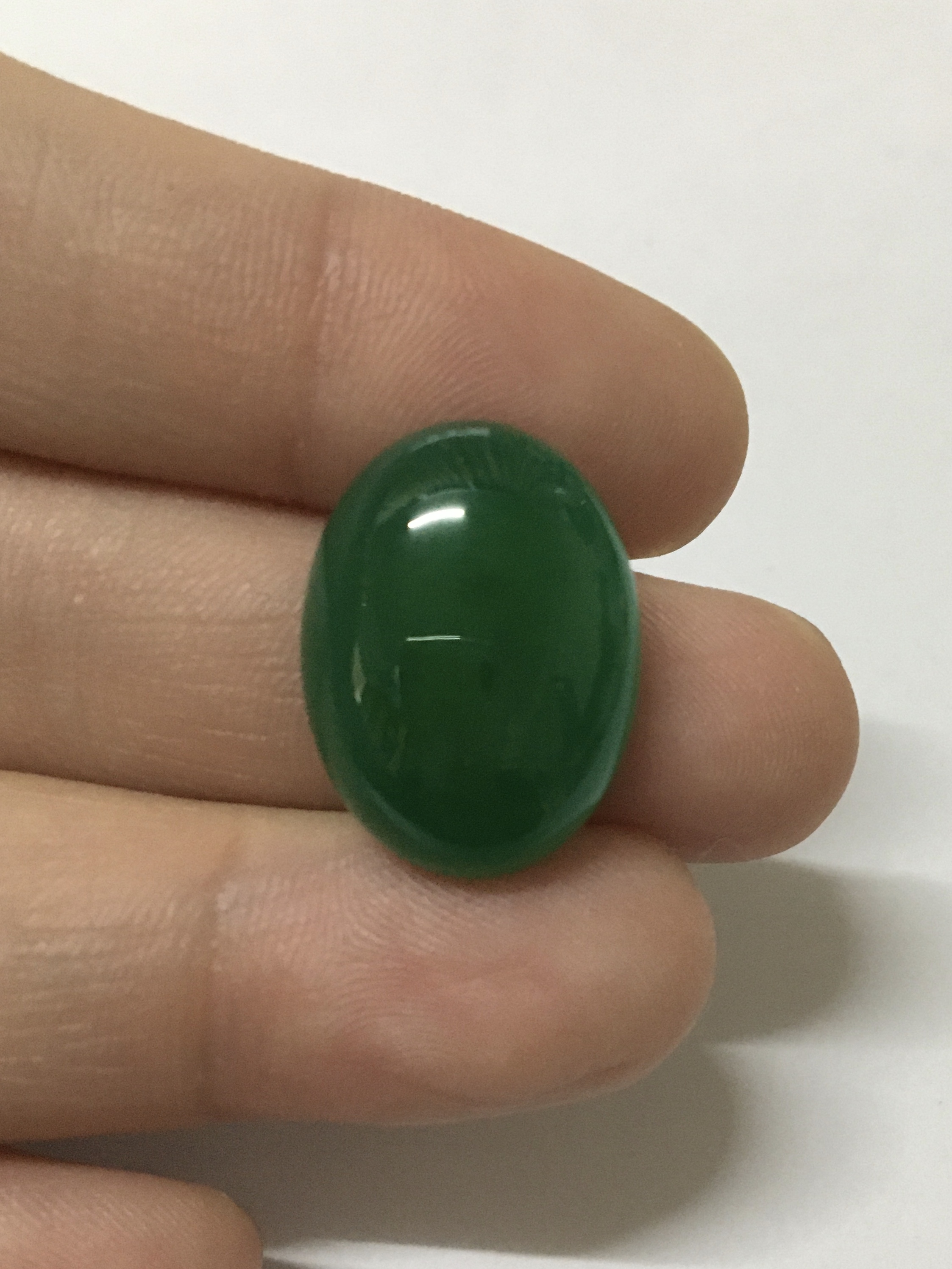 หยกจักรพรรดิ สวยมาก)หยก สังเคราะห์ สีสวยเหมือนแท้ ไร้ที่ติ ทั้งตำหนิ และสี เม็ดโต ราคาเบาๆ ไม่พอใจยินดีคืนเงินค่ะ