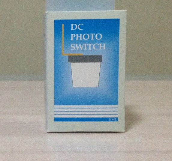 ยี่ห้อ อีเอ็มแอล DC PHOTO SWITCH 24V สวิตช์แสงแดด 24V