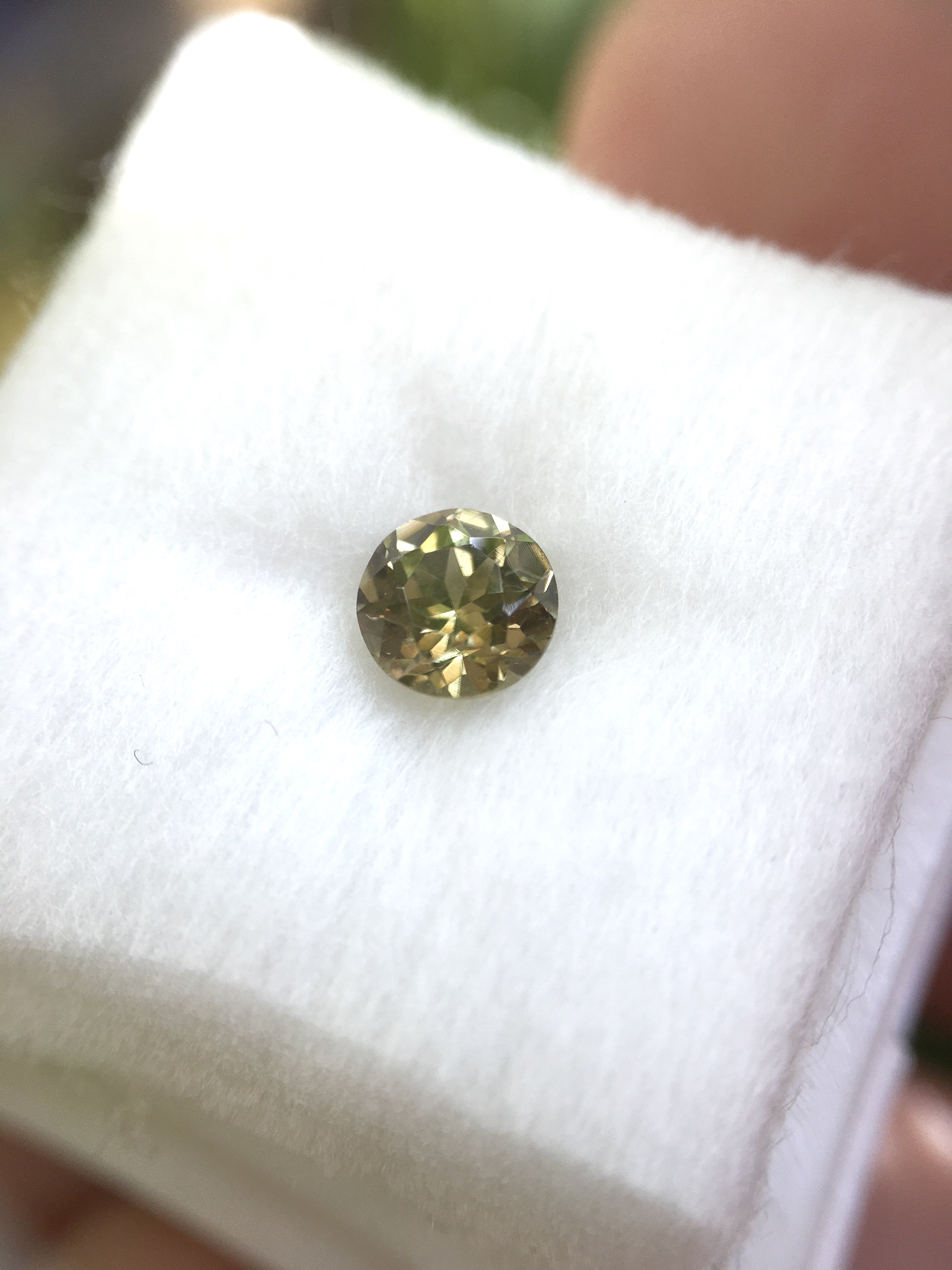 MALI GARNET มาลี การ์เนตแท้ 0.78 กะรัต พลอยดิบ เนื้อสะอาด ไฟดี สีสวยมีเสน่ห์