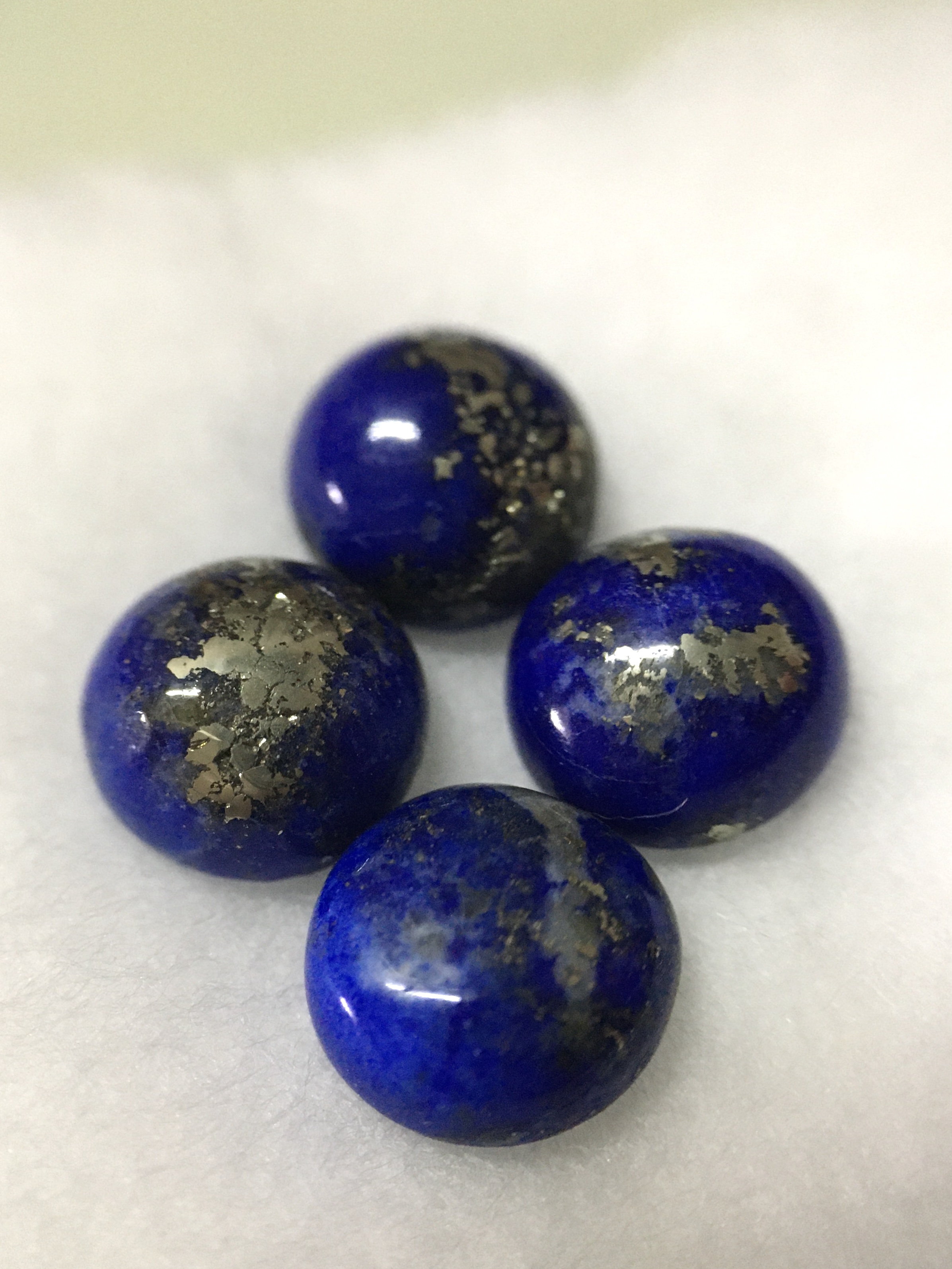 (590 ทุกกล่อง) LAPIS LAZULI ลาพิส ลาซูลี 6 ,7 มม.หินแท้ ลายสวยเฉพาะตัว ติดแร่ไพไรต์จุกๆ สีน้ำเงินจัด ปัดเงาสวยๆเลยจ้า
