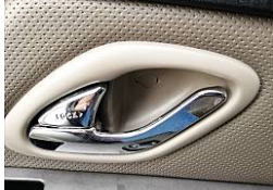 มือเปิดประตู-ด้านใน ข้างหน้า-ซ้าย FORD ESCAPE 2.3 L (1ชิ้น) / แท้ศูนย์ / รูปจริง