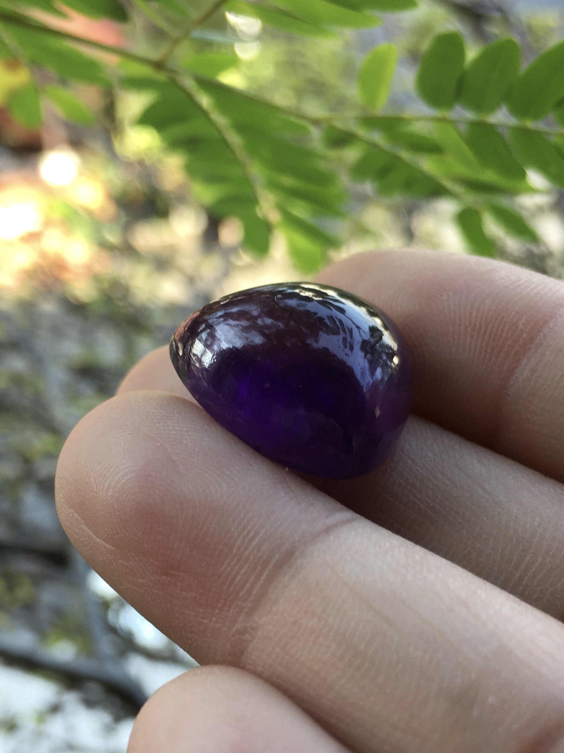 (ของขวัญปีใหม่) AMETHYST อเมทิสต์แท้ 19 กะรัต ทรงทริลเลี่ยน หลังเบี้ย สีสวยเม็ดอวบอ้วง น่ารักมากค่ะ