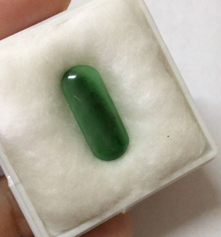 (ลดพิเศษ ทุกเทศกาล)หยกแท้ 5 กะรัต เจียรพิเศษ ทรงสวย เกร๋มากค่ะ ไม่พอใจยินดีคืนเงิน