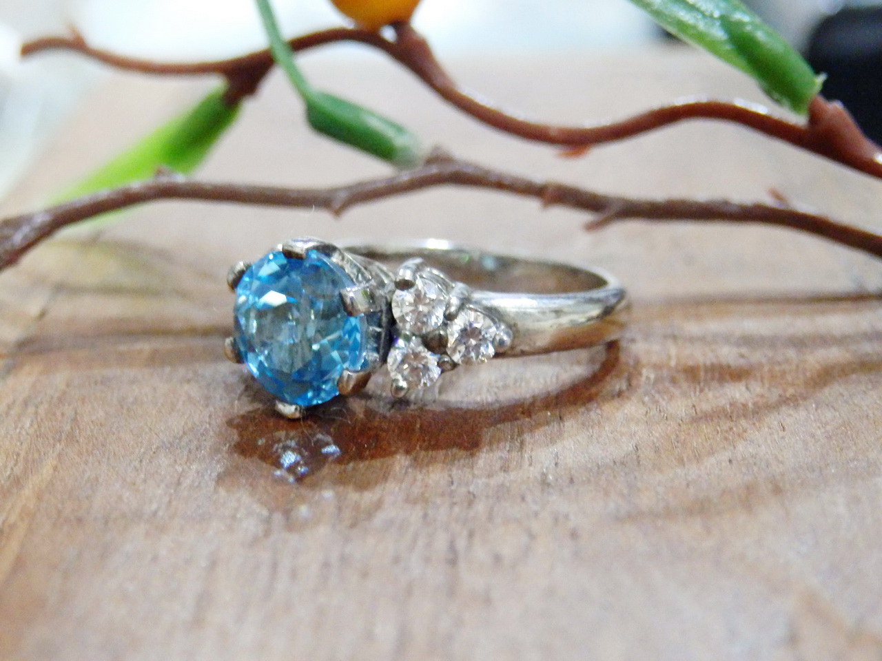 ((ขายแล้ว))V6105 แหวนบลูโทพาสแท้ประดับเพชรcz งานซิลเวอร์สวยๆราคาเบาๆ