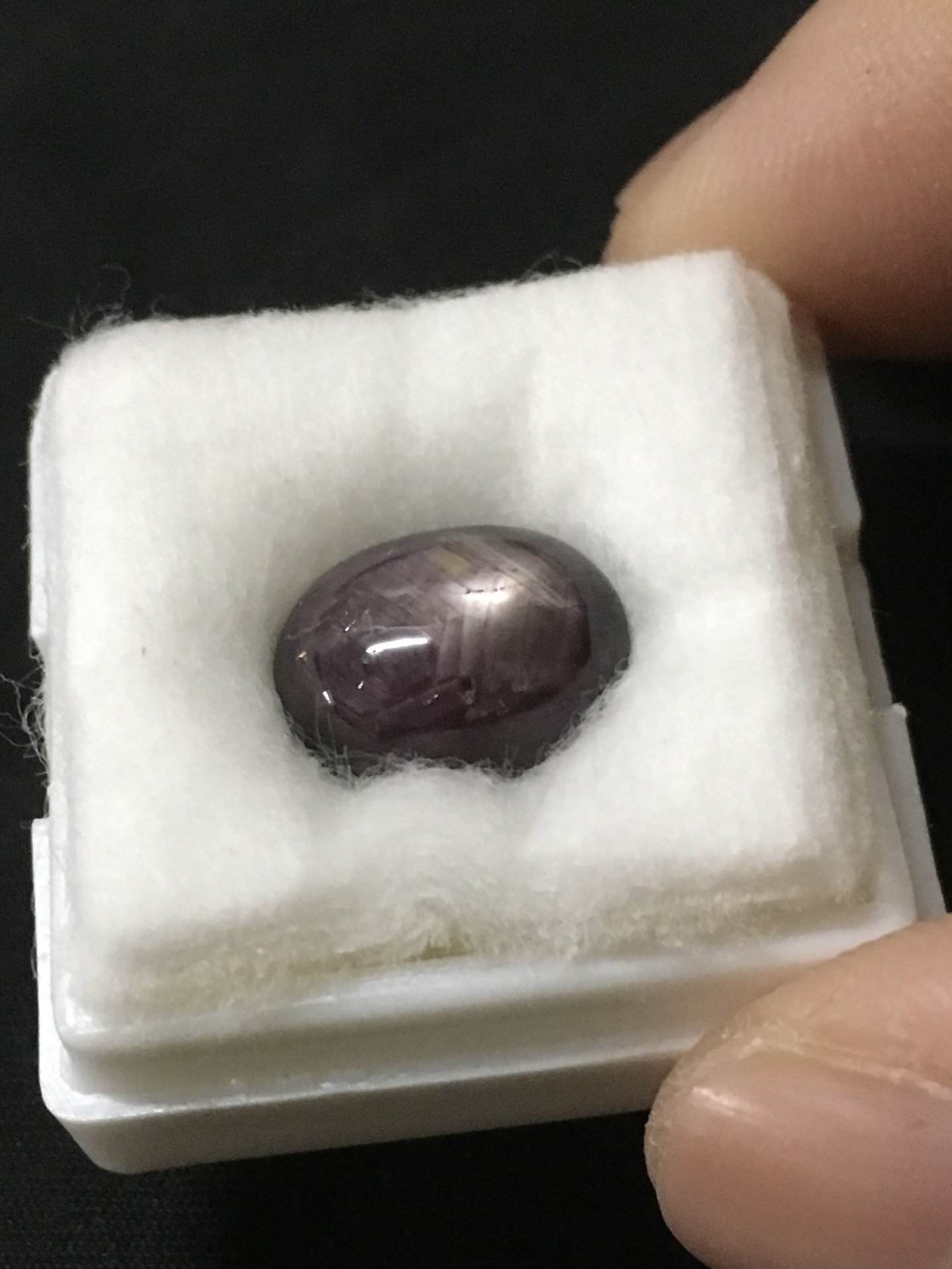 STAR RUBY ทับทิมสตาร์แท้ 5.6 กะรัต สีแดงโทนเข้ม ขาชัดสวย เม็ดใหญ่สวย