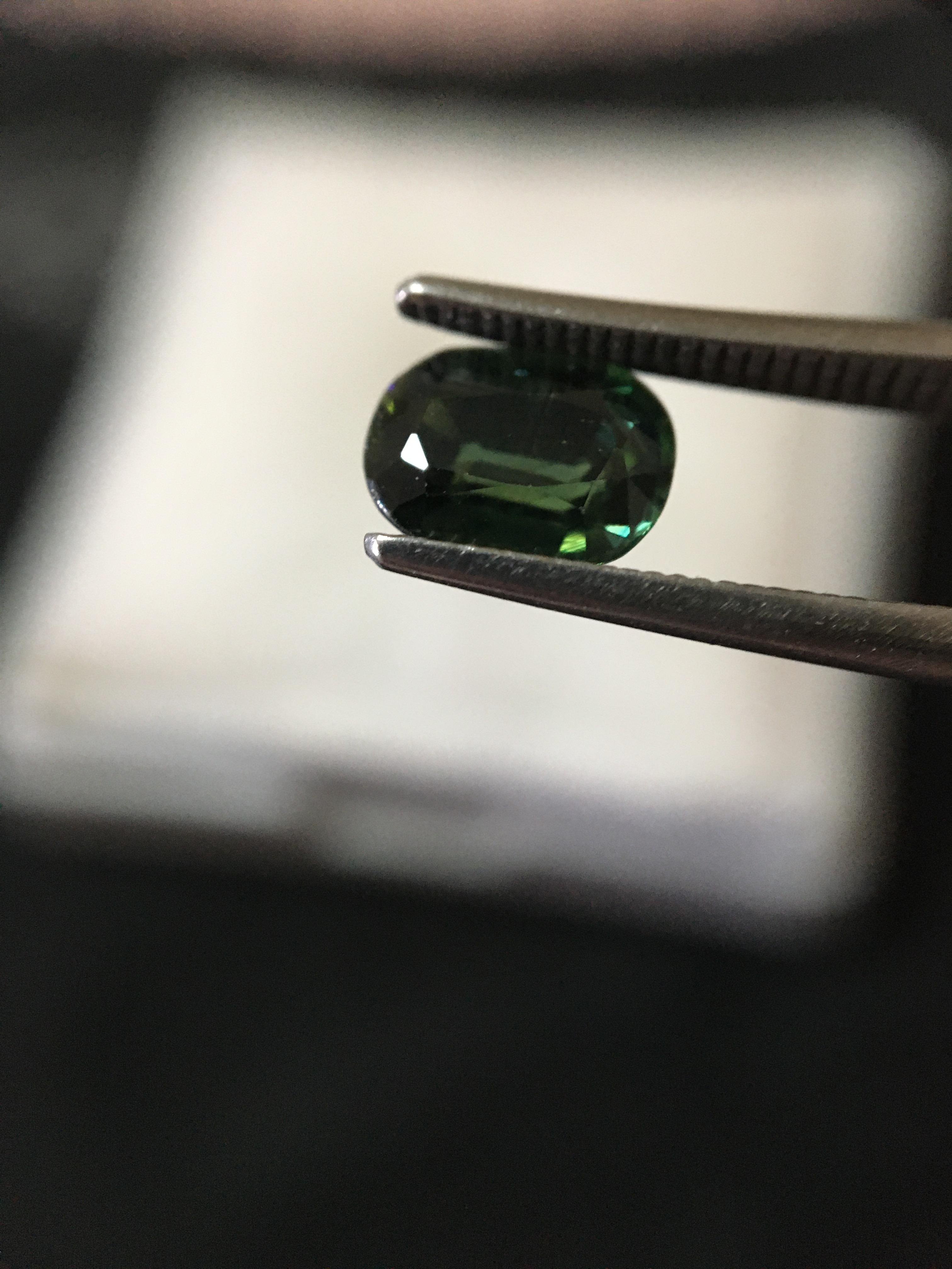 (พิเศษ 1200)พลอยเขียวส่องแท้ 1 กะรัต สีสวย น่ารักมากๆค่ะ เนื้อใส ไฟดี ไม่พอใจยินดีคืนเงิน