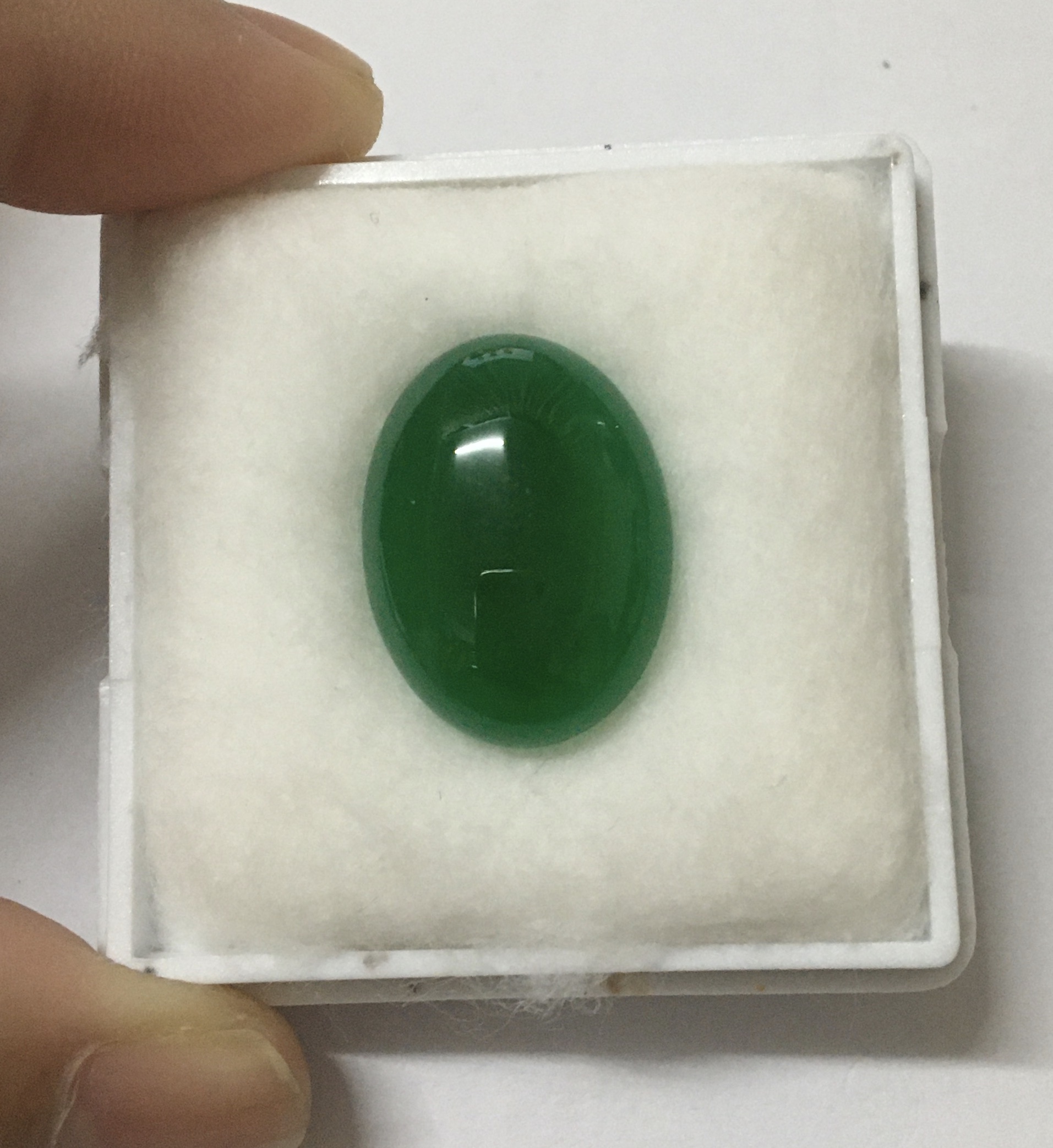 หยกจักรพรรดิ สวยมาก)หยก สังเคราะห์ สีสวยเหมือนแท้ ไร้ที่ติ ทั้งตำหนิ และสี เม็ดโต ราคาเบาๆ ไม่พอใจยินดีคืนเงินค่ะ