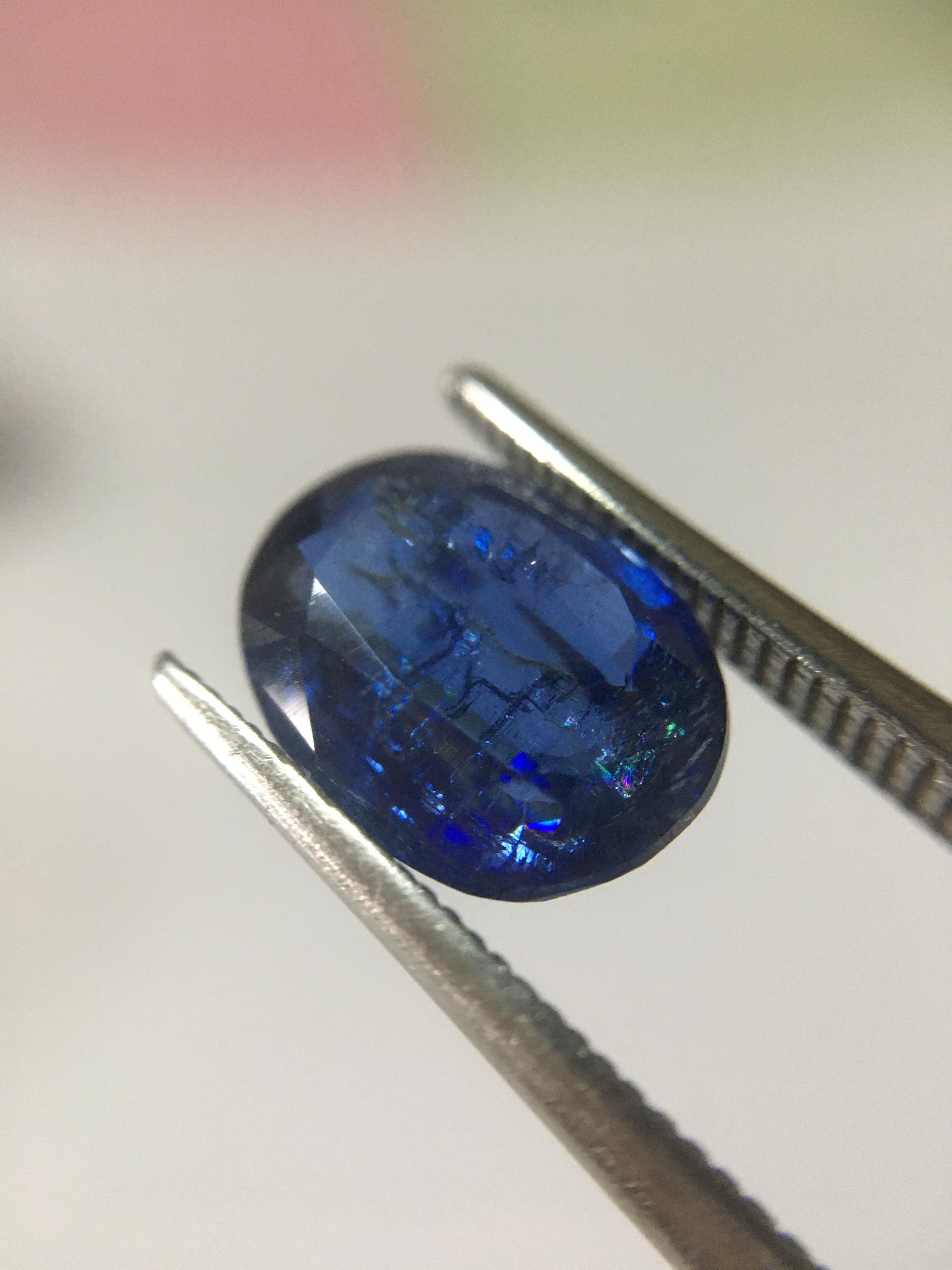 KYANITE ไคยาไนต์ แท้ 1.9 กะรัต พลอยดิบธรรมชาติ สีสดจัด ไฟดี ติดรุ้งเต็มเม็ด สวยมีเสน่ห์ น่าสะสม