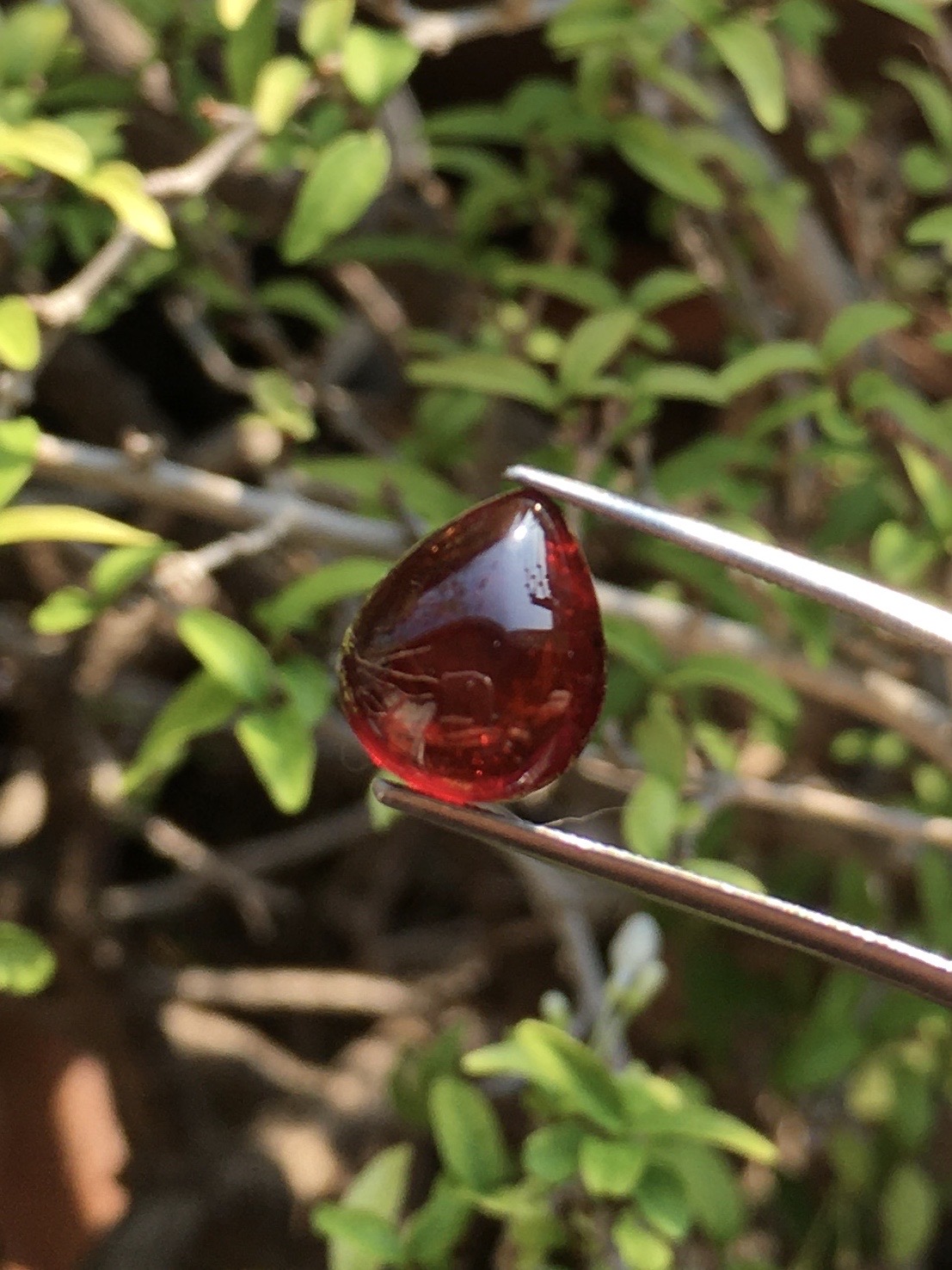 SPESSARTITE สเปซซาไทต์แท้ 6.39 กะรัต ทรงหยดน้ำหลังเบี้ยสีส้มจัด น่ารักมากค่ะ