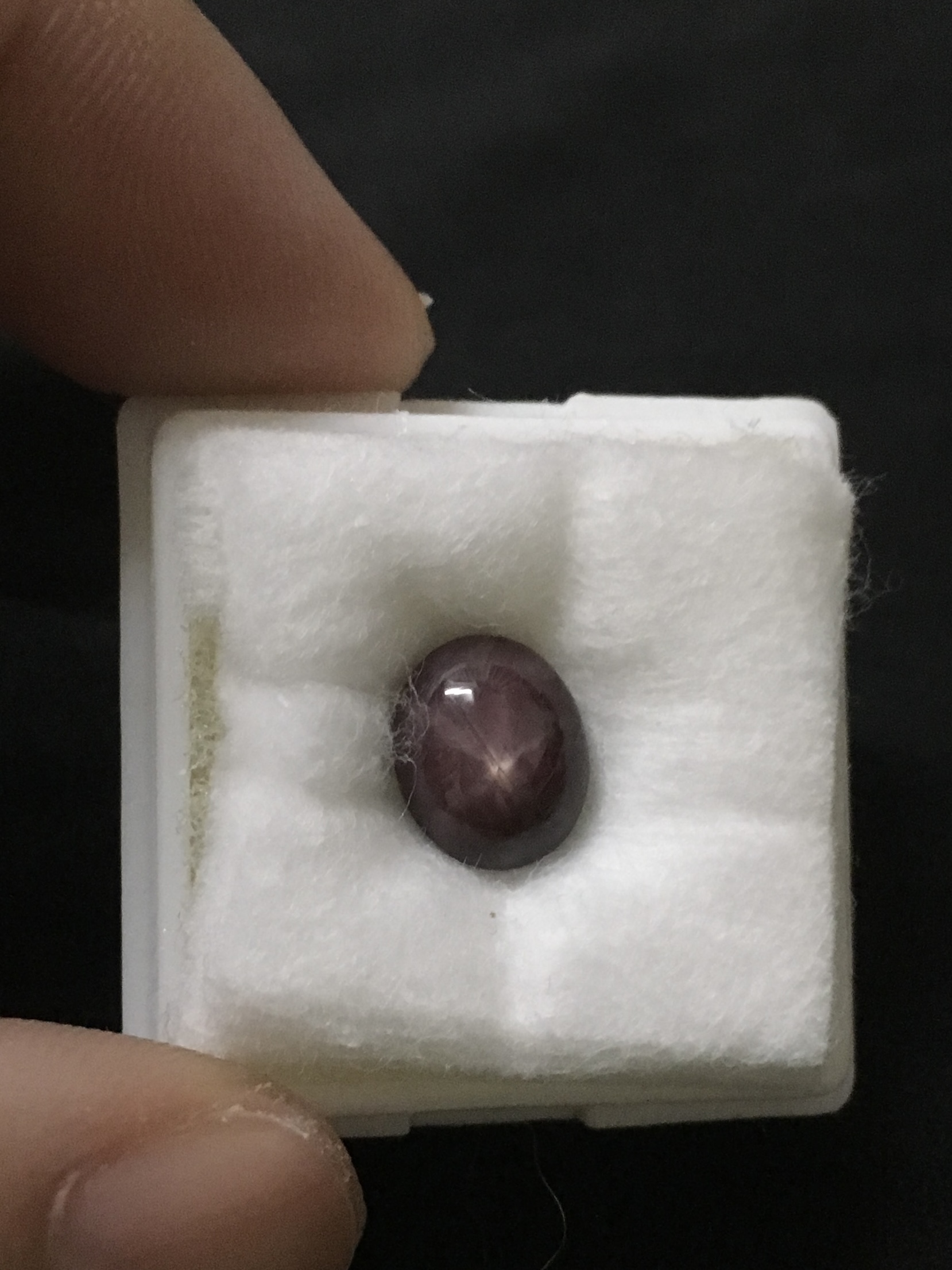 STAR RUBY ทับทิมสตาร์แท้ 3.2 กะรัต สีแดงโทนเข้ม หน้าสว่าง ขาชัดคมสวยจัด