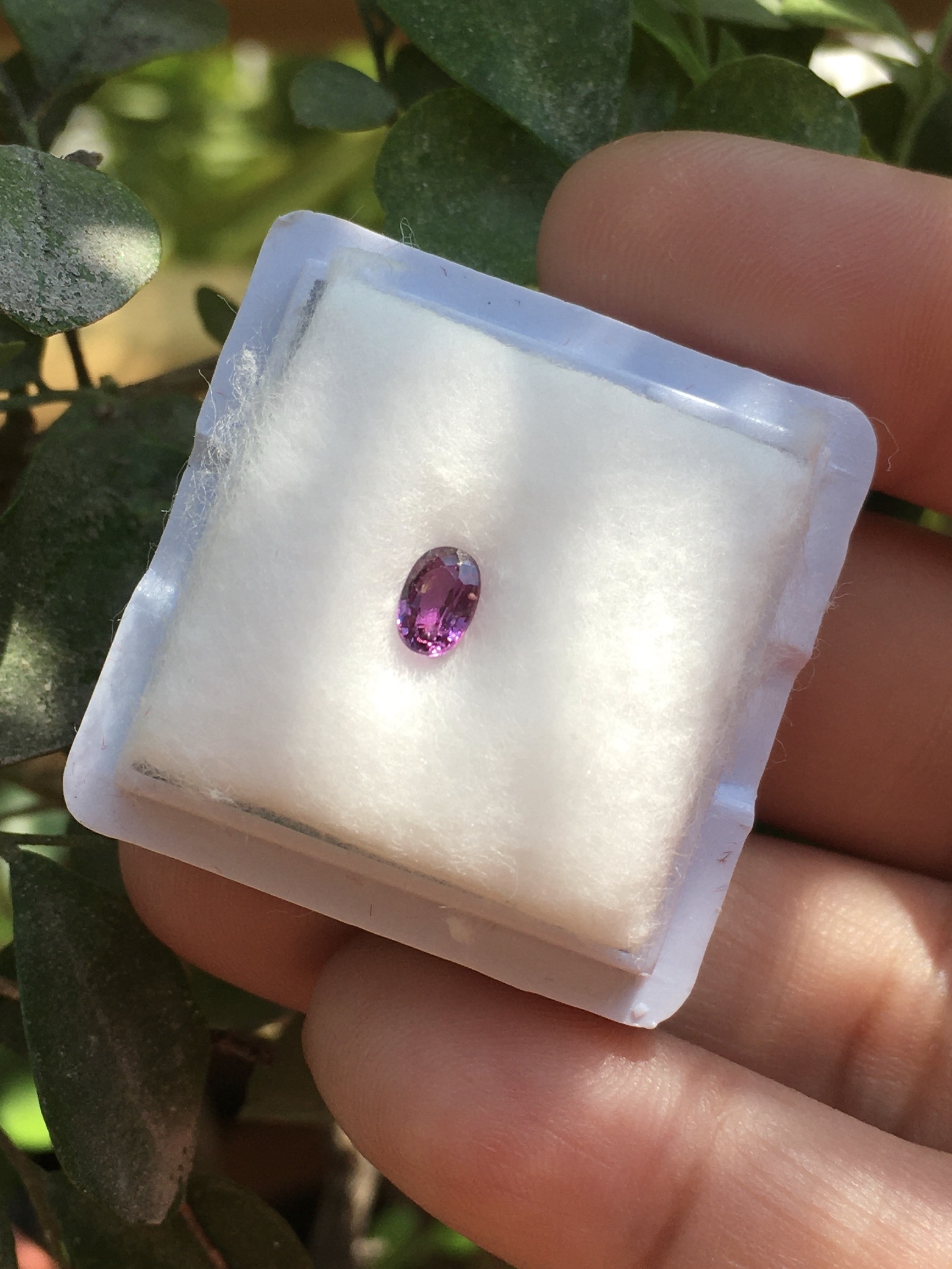 (มาใหม่ค่ะ) ทับทิมสยาม 0.39 กะรัต พลอยดิบสีสวย เม็ดเล็กแบบมินิมอลสุดๆ พลอยสวยน่าสะสม