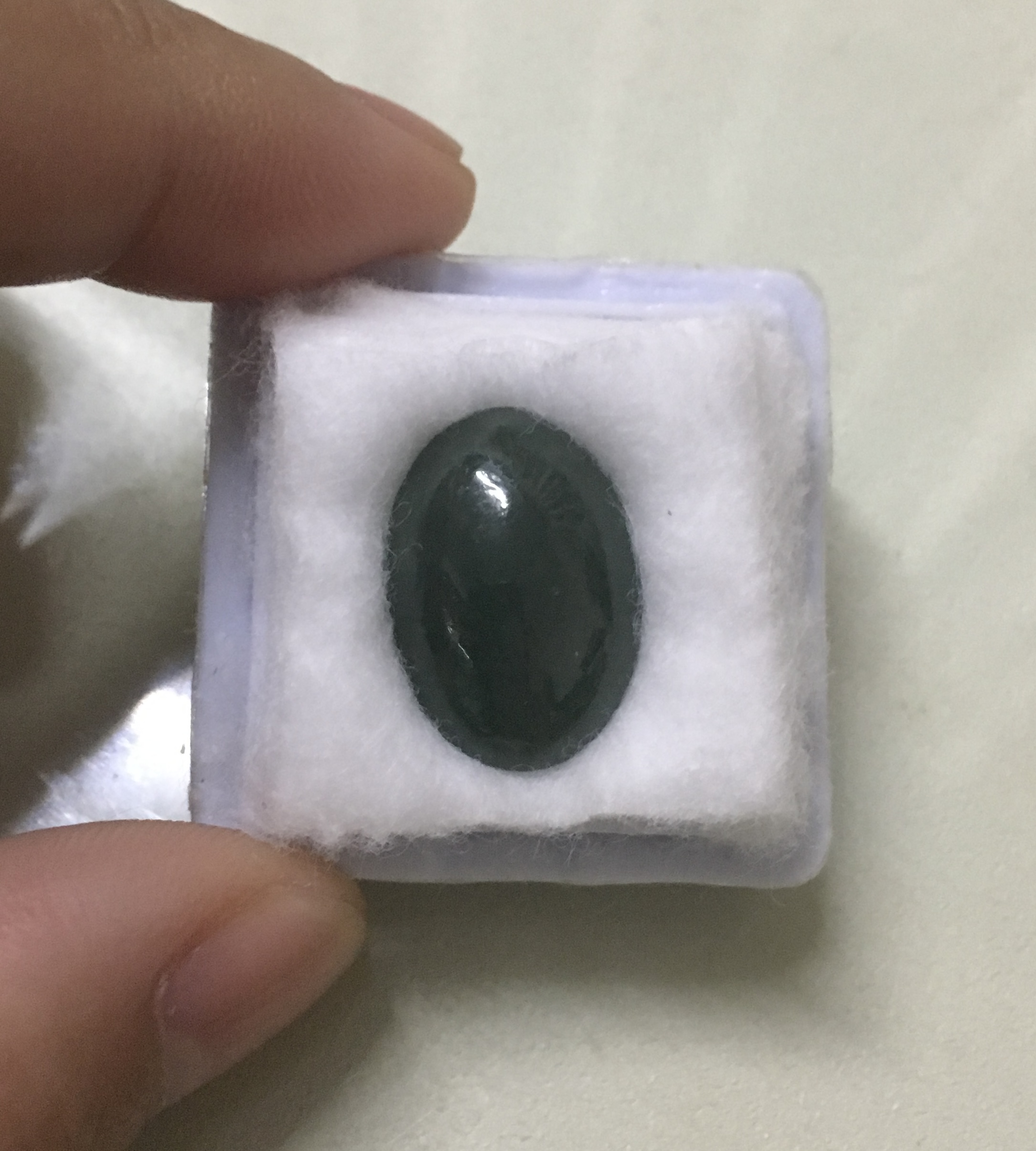 JADEITE หยกแท้ 8.5 cts. Type a เนื้อดี สีสวย ทรงสวย เหมาะทำหัวแหวนมากจ้า