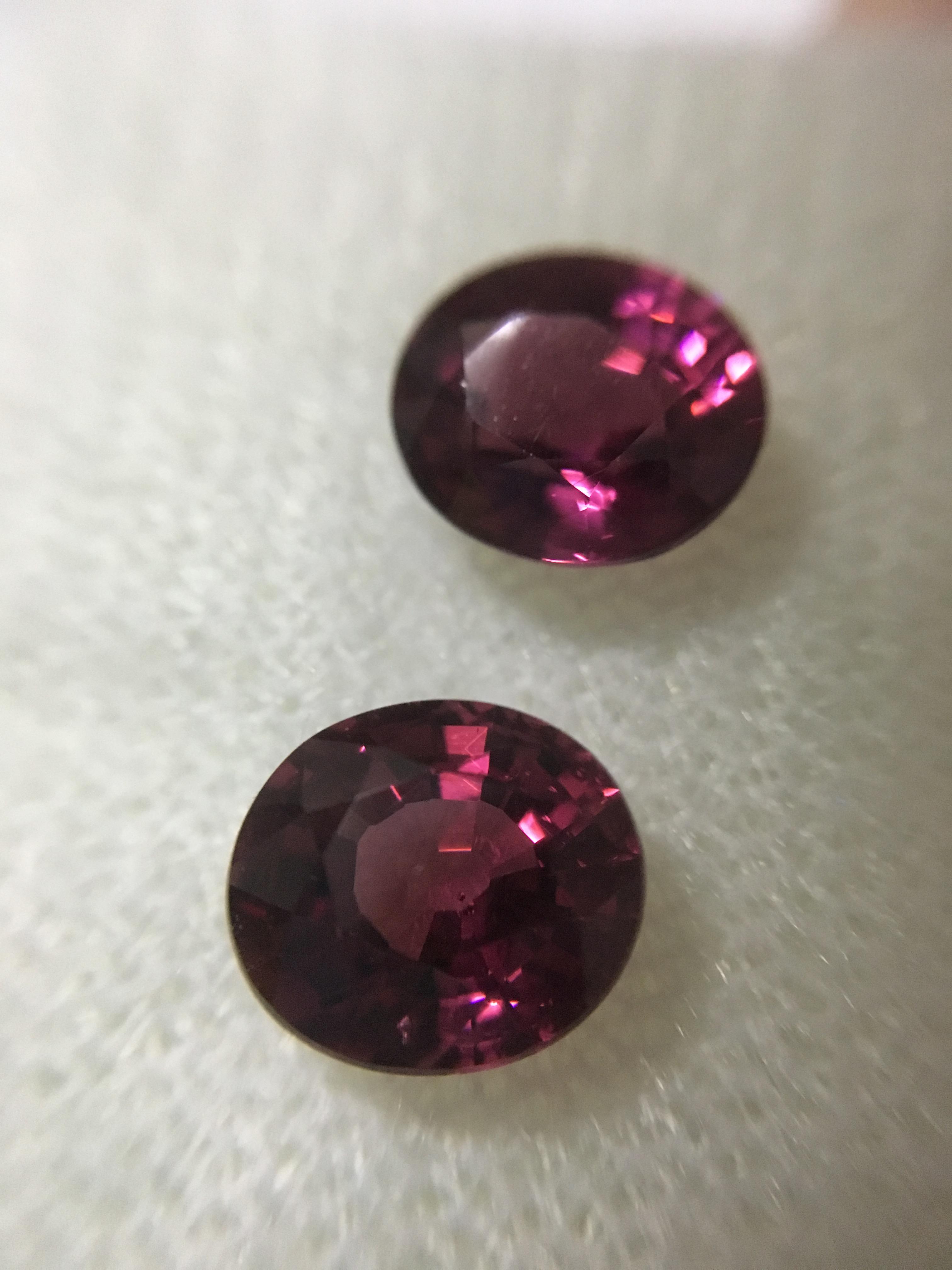 RHODOLITE โรโดไลต์แท้ เซตคู่ 2 เม็ด 3.02 กะรัต สีม่วงอมชมพูสวย เนื้อใส ไฟดีม๊าก พลอยดิบ ทรงน่ารักค่ะ