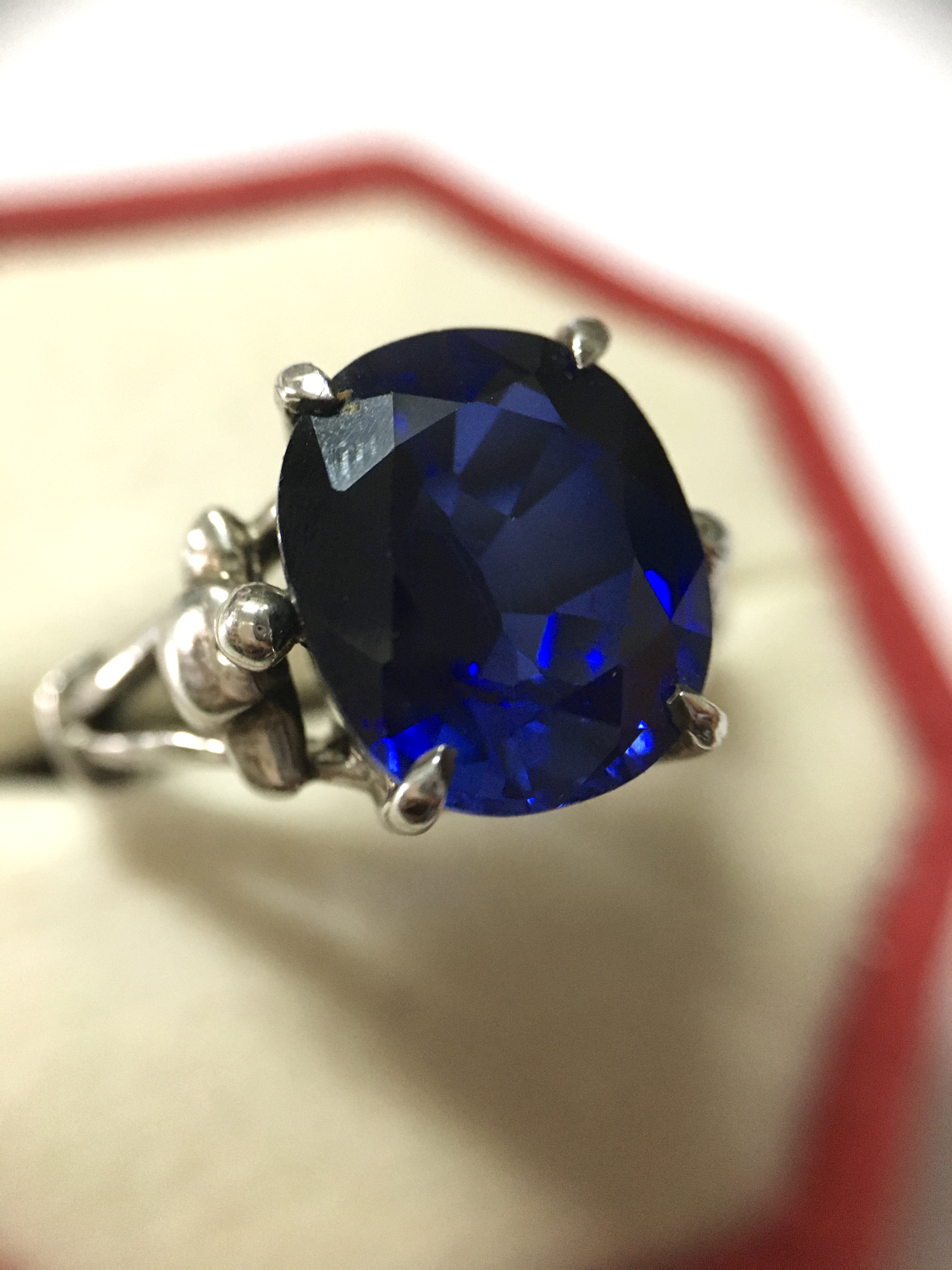 (สวยมาก) แหวนไพลิน โคลนนิ่ง สีน้ำเงินกำมะหยี่ เม็ดโต เนื้อใส น้ำสวยลึก สวยเหมือน ไม่จกตาค่ะ