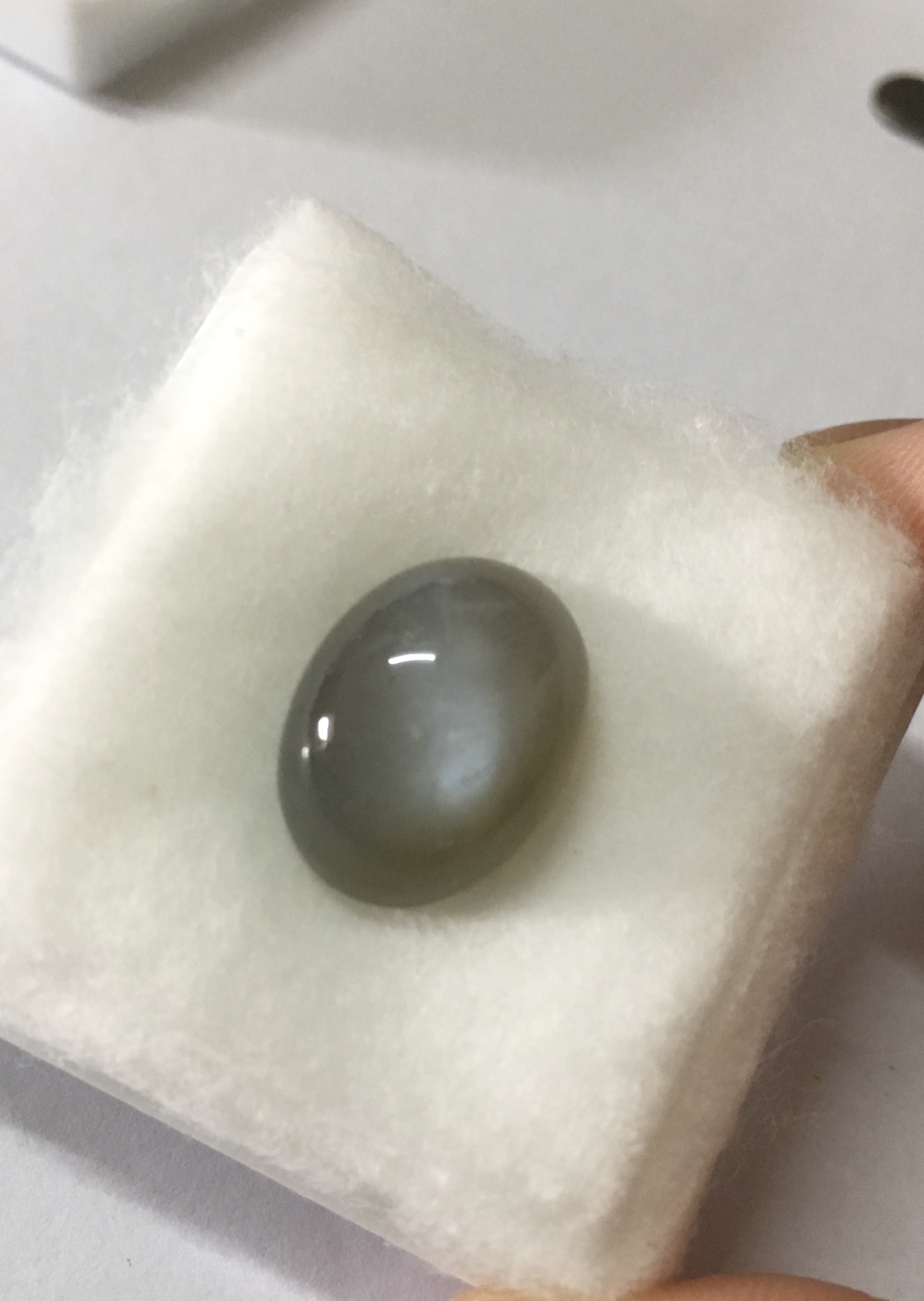 GRAY MOONSTONE มูนสโตนแท้ สีเทา 8.89 กะรัต โทนสีสวยสว่างกำลังดี ปุยชัด น่ารักมากค่ะ