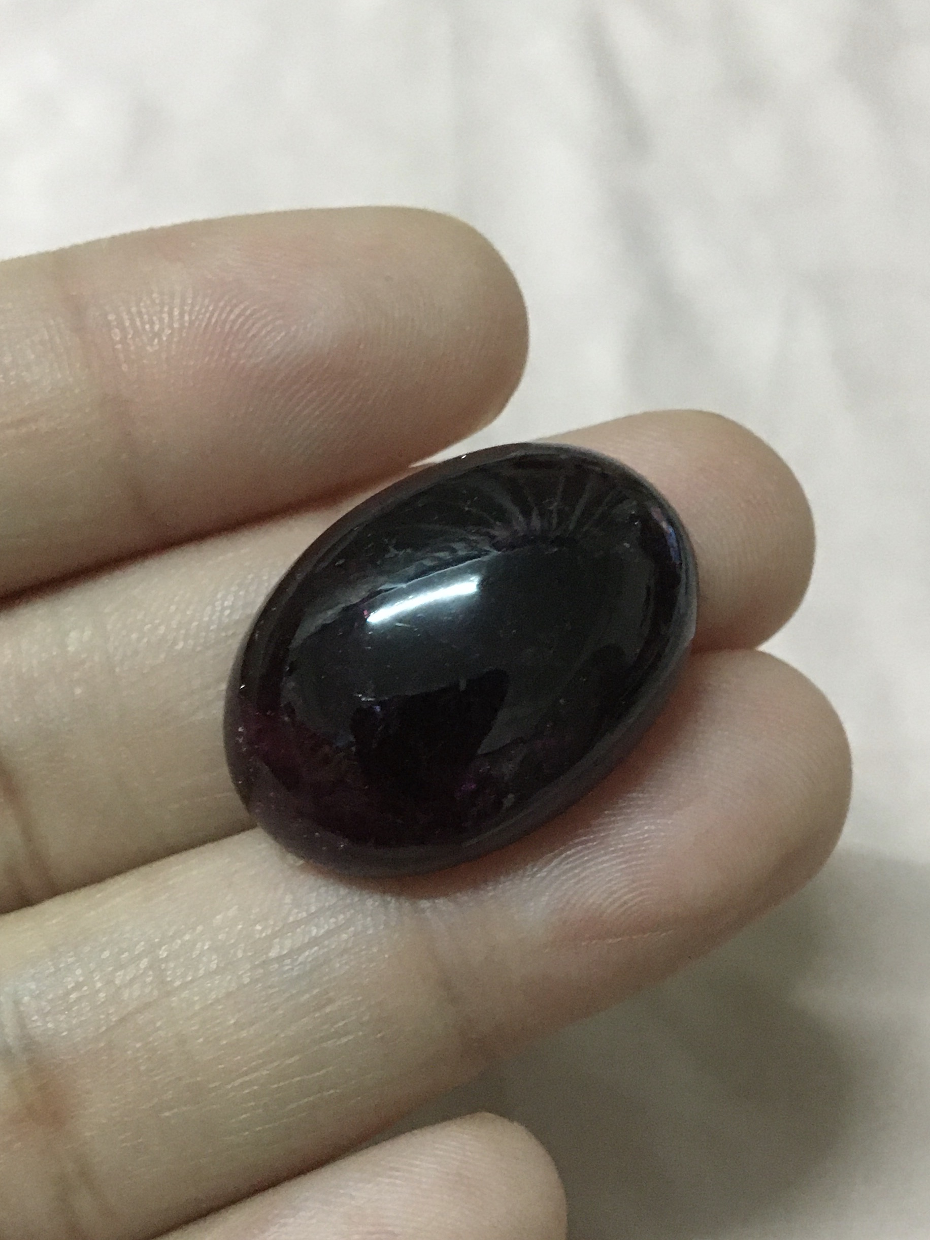 (มาใหม่ค่ะ)ทัวร์มาลีนแท้ เม็ดเบิ้ม 29 กะรัต สีแดงอมม่วงเข้มสวย พลอยสวย ราคาเบาๆ ไม่พอใจยินดีคืนเงิน