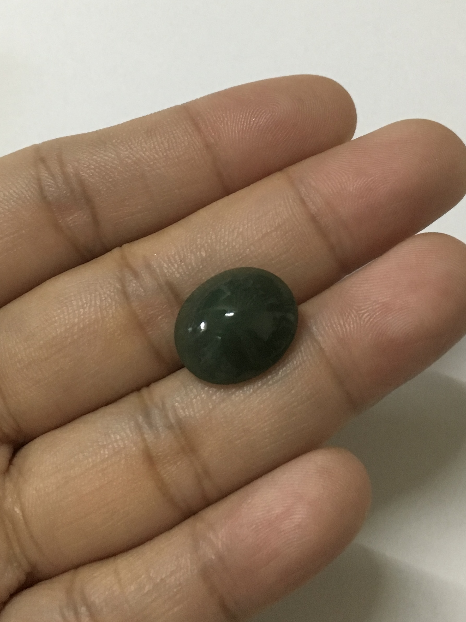 JADEITE หยกแท้ 10.15 cts. Type a เนื้อดี สีสวย เม็ดอูมสวยเหมาะทำหัวแหวนมากค่ะ
