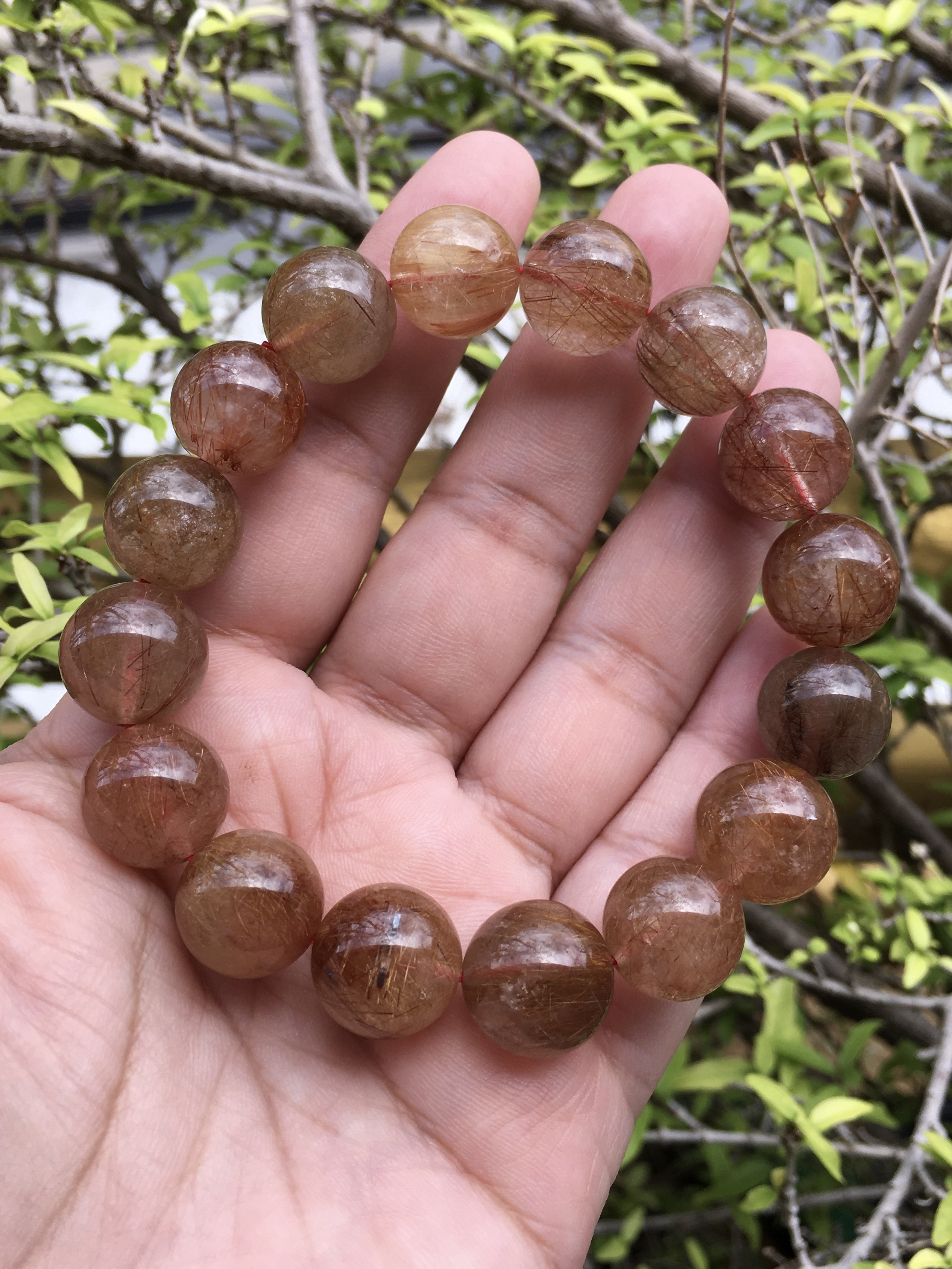 (สวยคุ้ม) ข้อมือหินนำโชค ไหมสามกษัตริย์ 13.5 มม.เส้นนี้เล่นไฟระยิบระยับมากค่ะ เส้นใหญ่ ราคาพิเศษ