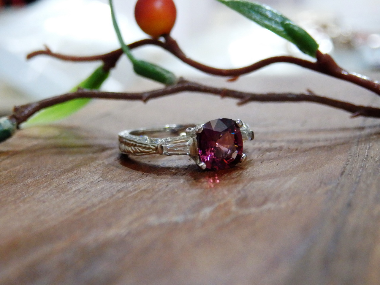 N174 แหวนโรโดไลท์แท้ประดับเพชรcz งานซิลเวอร์สวยๆราคาเบาๆ