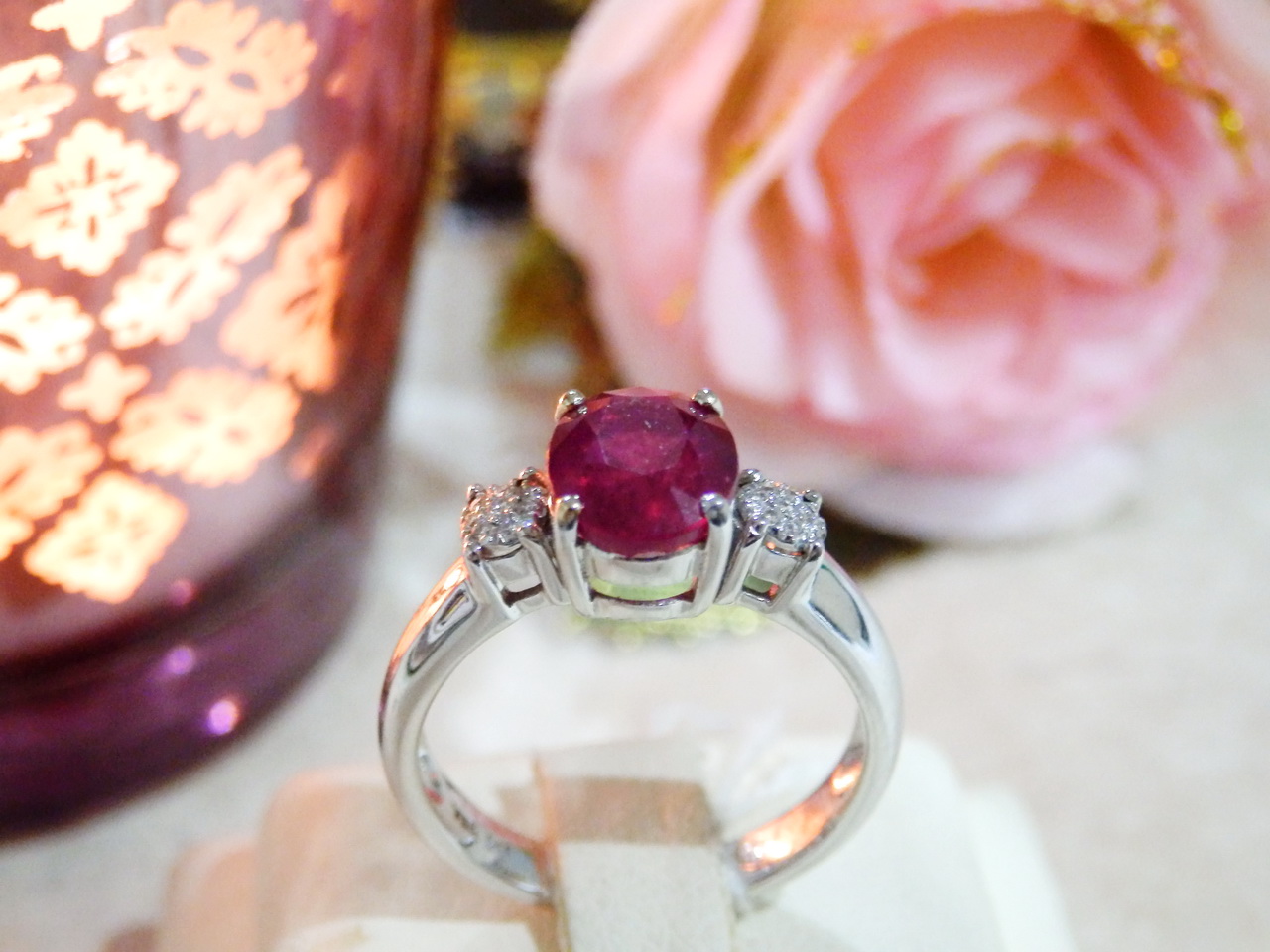 ((ขายแล้ว))M031 แหวนทับทิมแท้สีสด ทองคำขาว ดีไซน์เรียบหรู ดูดีค่ะ