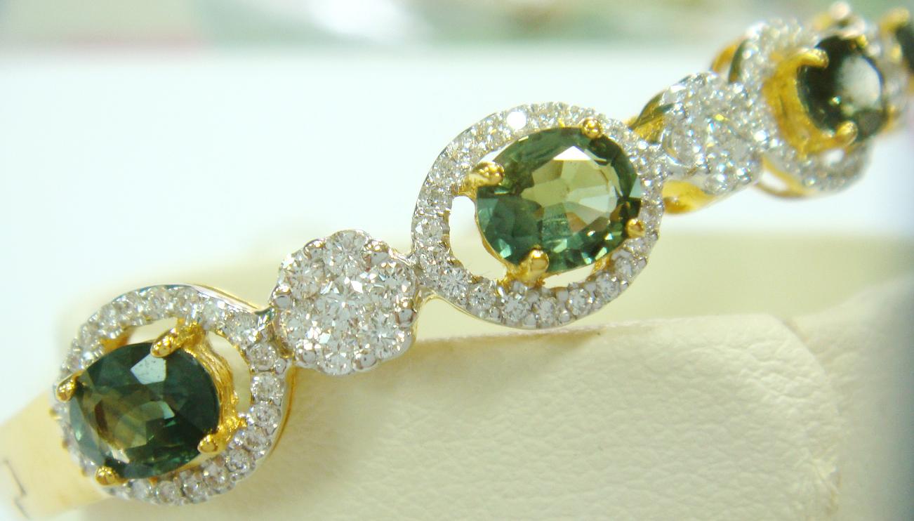 pd031(เพชรพลอยแท้ราคาเบาๆ)กำไลเขียวส่องเพชรแท้ 1.10 กะรัต 49000!!!