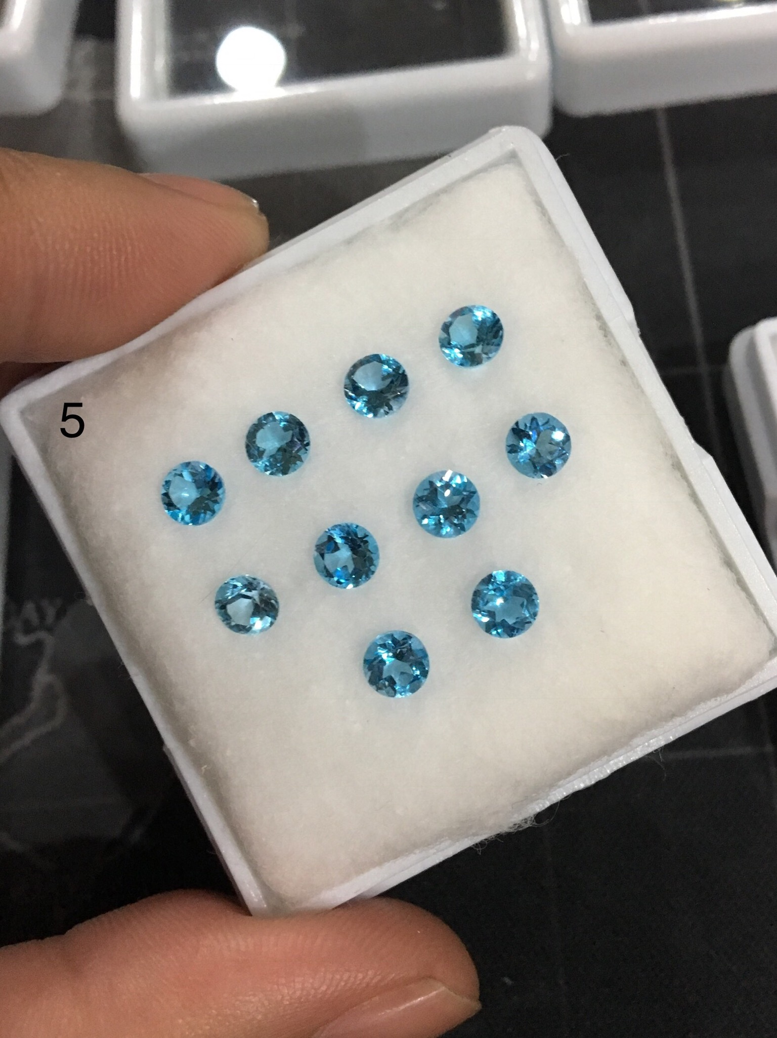 (ของขวัญวันแม่ เริ่มต้น 390 บาท) พลอยบลูโทพาซแท้ สีฟ้าสวย เนื้อใส ไฟดี เป็นของขวัญล้ำค่าเพื่อคนที่คุณรัก ไม่พอใจยินดีคืนเงิน