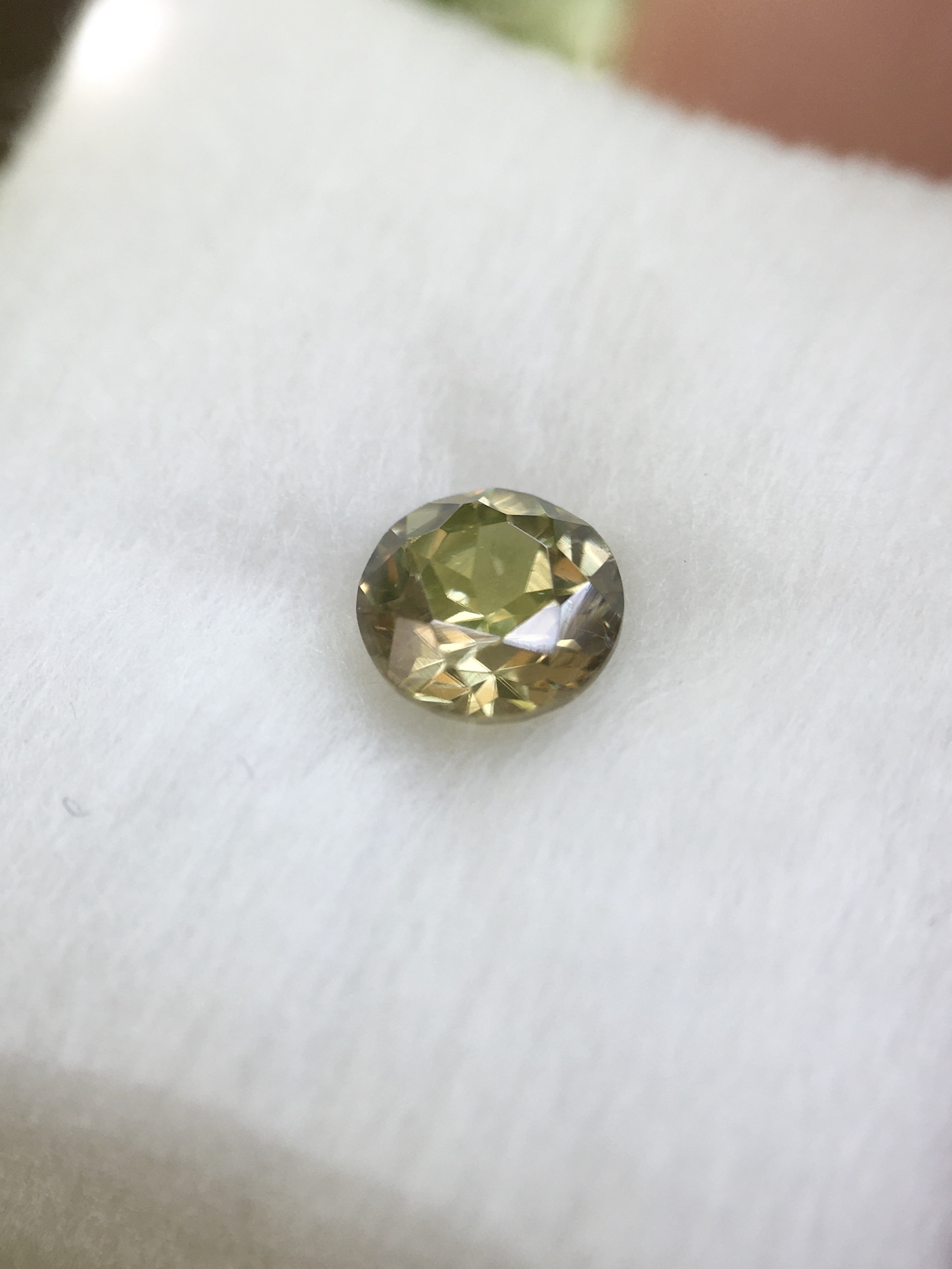 MALI GARNET มาลี การ์เนตแท้ 0.78 กะรัต พลอยดิบ เนื้อสะอาด ไฟดี สีสวยมีเสน่ห์