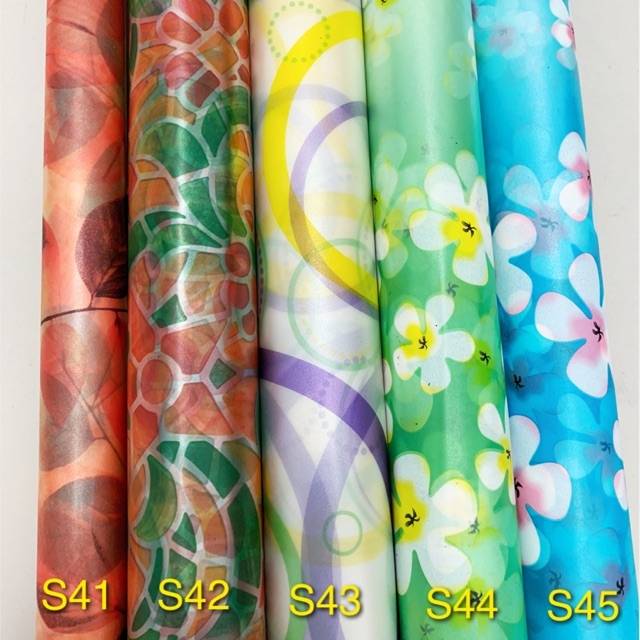 สติ๊กเกอร์ติดกระจกมีกาวในตัว หน้ากว้าง90 ราคาต่อ1เมตร