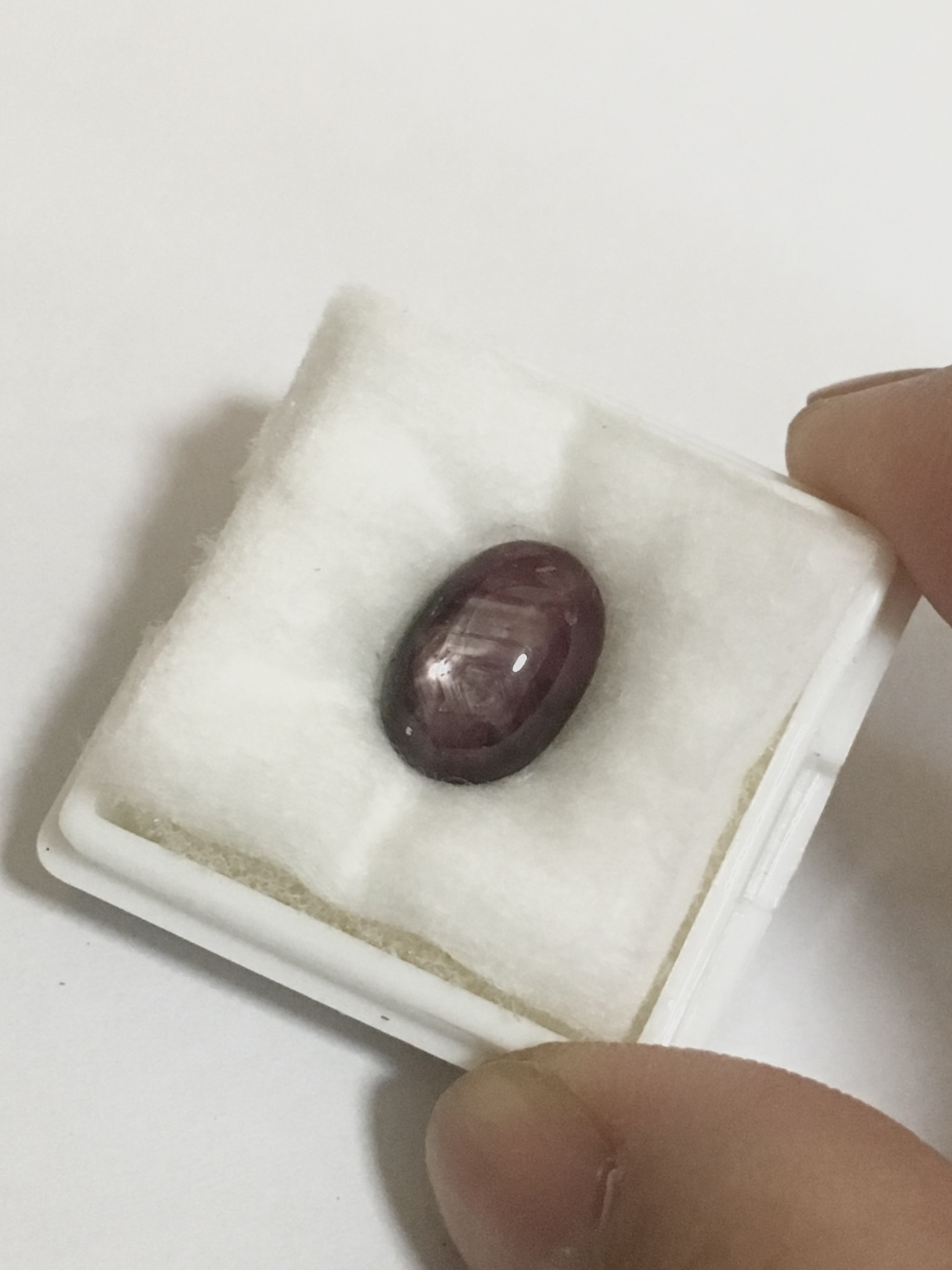 STAR RUBY ทับทิมสตาร์แท้ 4.8 กะรัต สีแดงโทนเข้ม ขาชัด ทรงสวยเหมาะทำแหวน