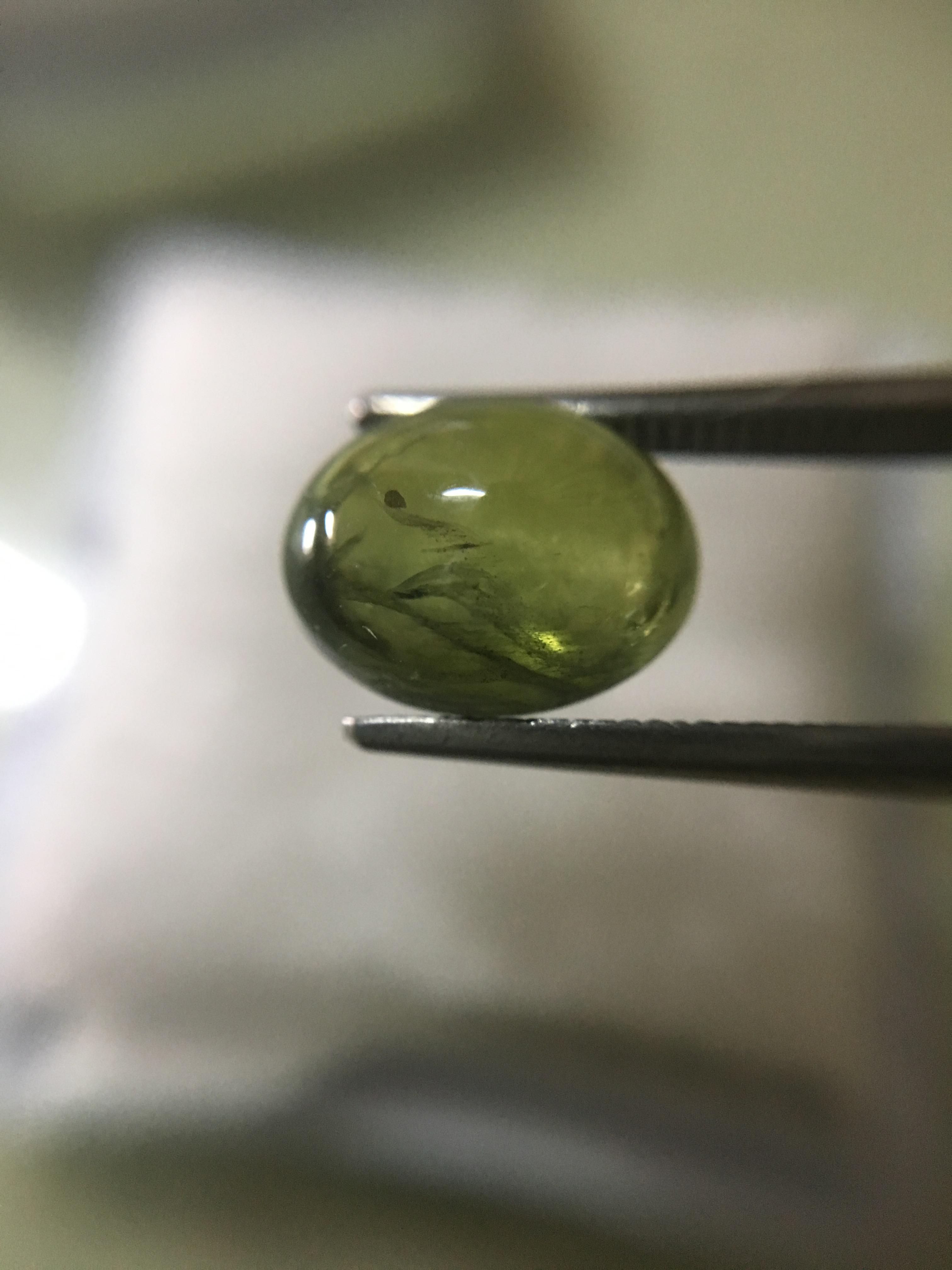 GREEN SAPPHIRE เขียวส่องแท้ 3.52 กะรัต พลอยดิบสวยแปลก น่าสะสมค่ะ