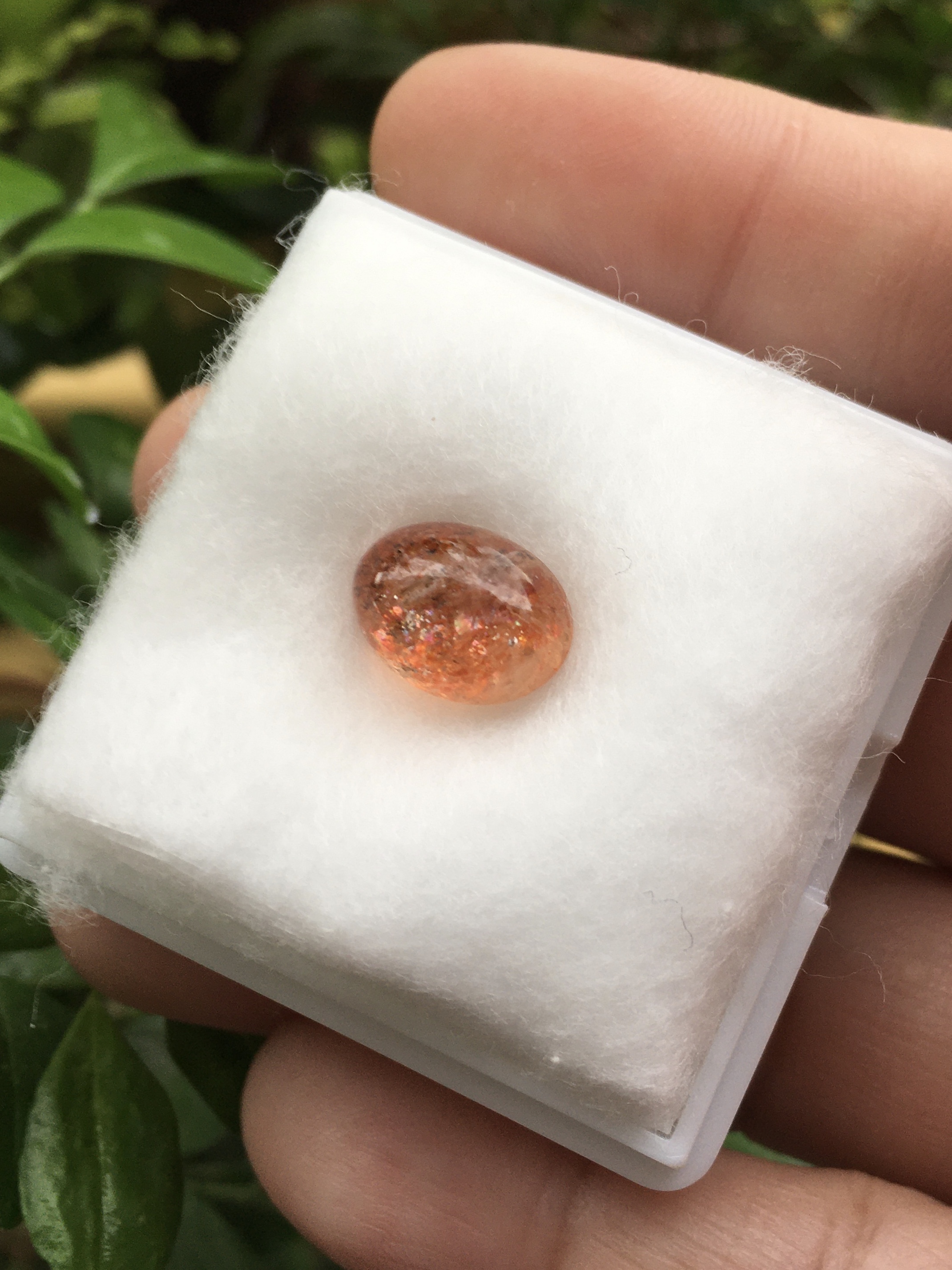 SUN STONE ซันสโตนแท้ 4 กะรัต รุ่นนี้เนื้อใส เหลือบสว่าง เนื้อสีส้มสวย มีเสน่ห์ น่าสะสม