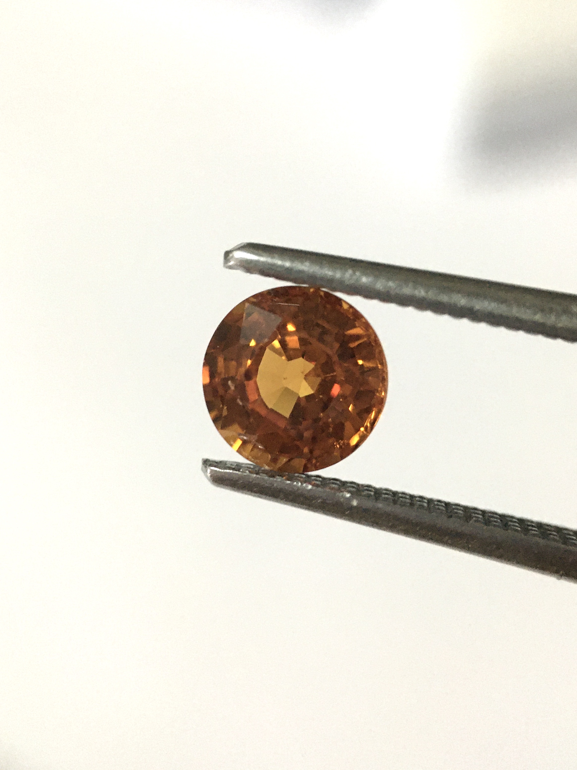 SPESSARTITE สเปซซาไทต์แท้ 0.80 กะรัต พลอยดิบ ธรรมชาติ เนื้อสะอาดใส ไฟดีม๊ากกก สีส้มสดสวย