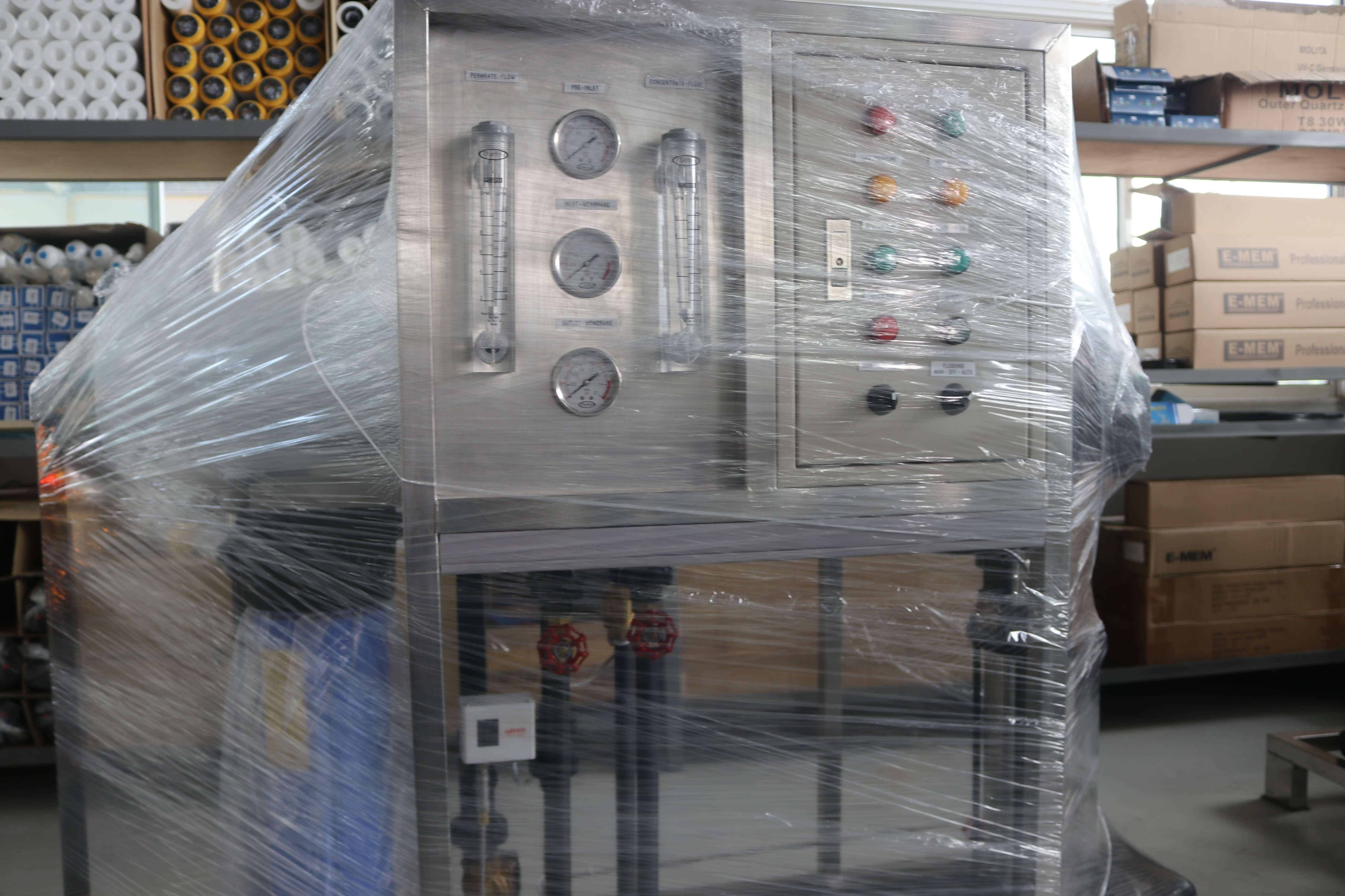 เครื่องกรองน้ำroขนาดกลาง18000ลิตร