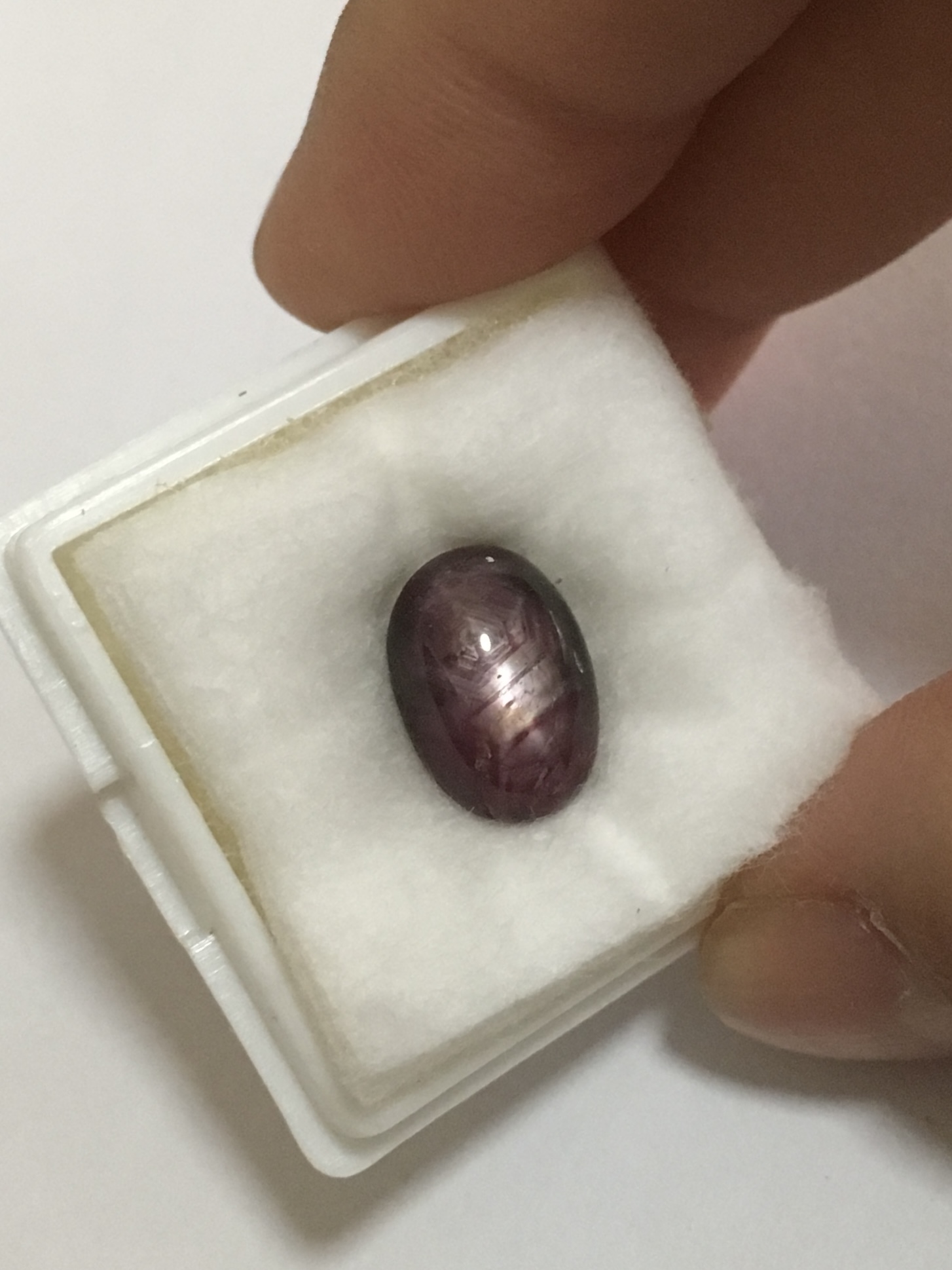 STAR RUBY ทับทิมสตาร์แท้ 4.8 กะรัต สีแดงโทนเข้ม ขาชัด ทรงสวยเหมาะทำแหวน