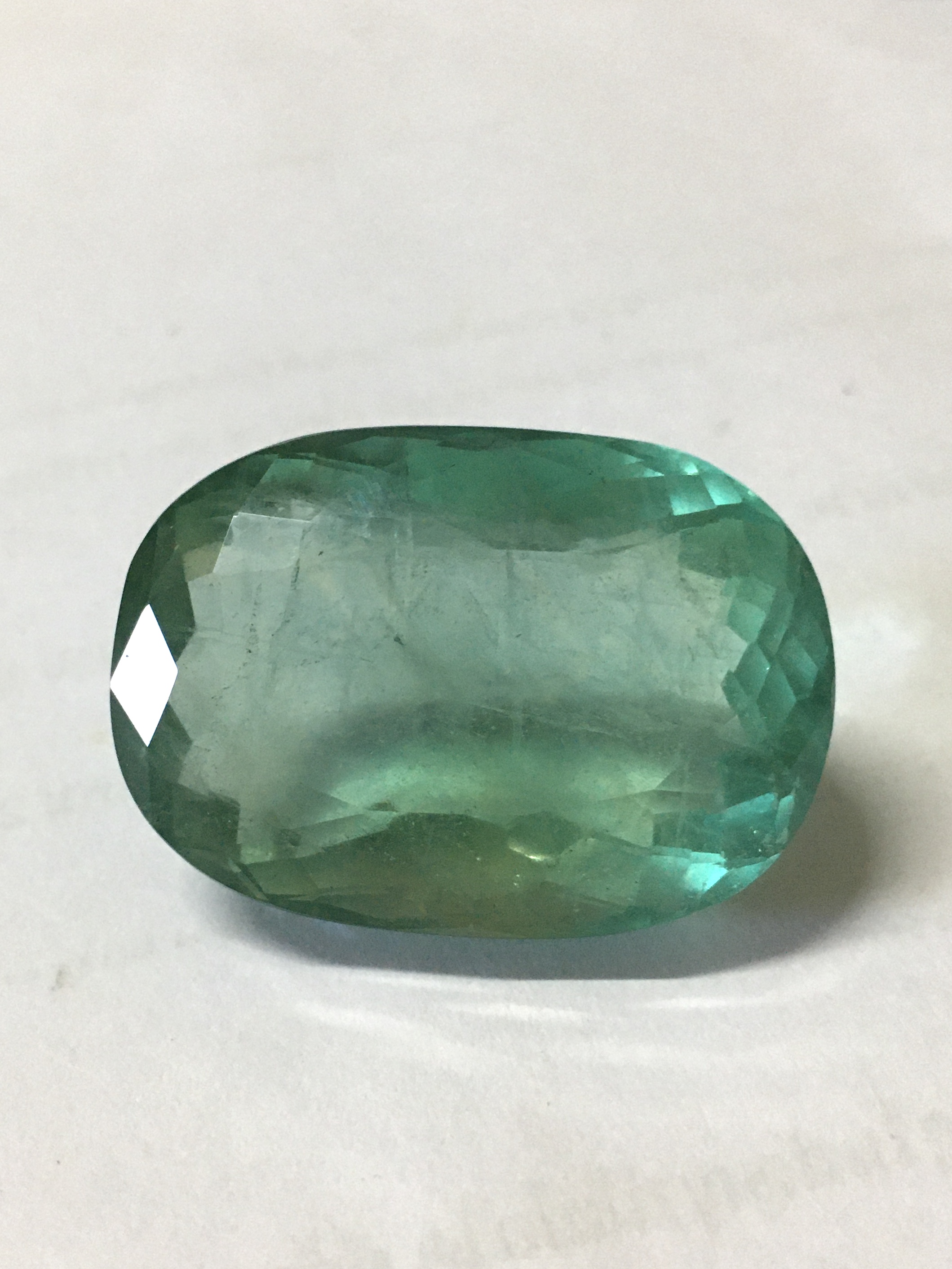 (Big size) FLUORITE ฟลูออไรท์ แท้ 99.7 กะรัต เม็ดโต สีเขียวโทนหวานๆ เนื้อใส ไฟดี มีตำหนิในเนื้อตามธรรมชาติ