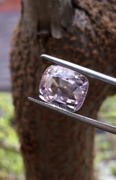 KUNZITE คุนไซต์ แท้ 3.75 กะรัต สีชมพูอ่อยสวยสดใส เนื้อสะอาด ไฟดี พลอยแท้ พลอยสวยน่าสะสม