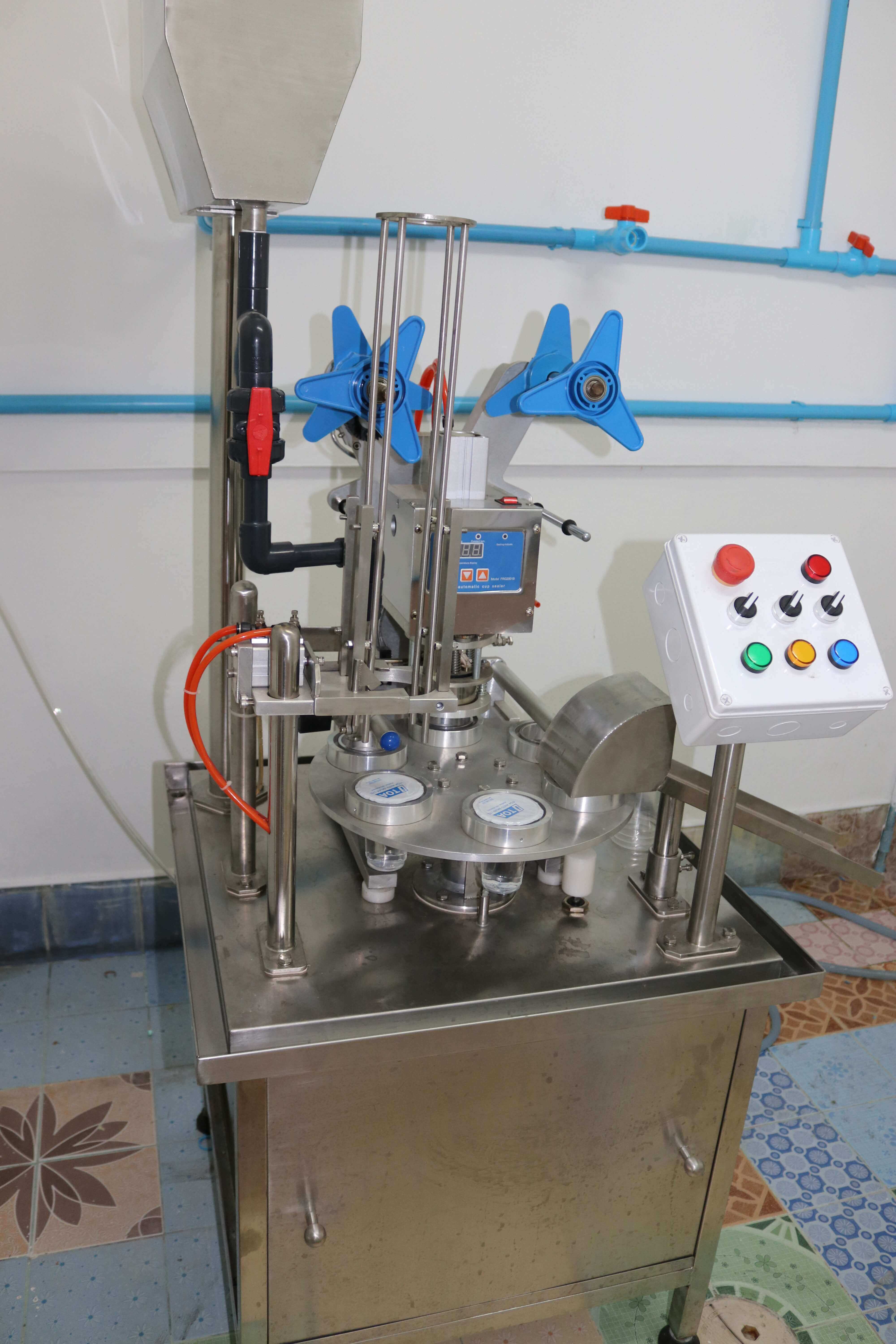 เครื่องบรรจุน้ำแก้ว(อัตโนมัติ)