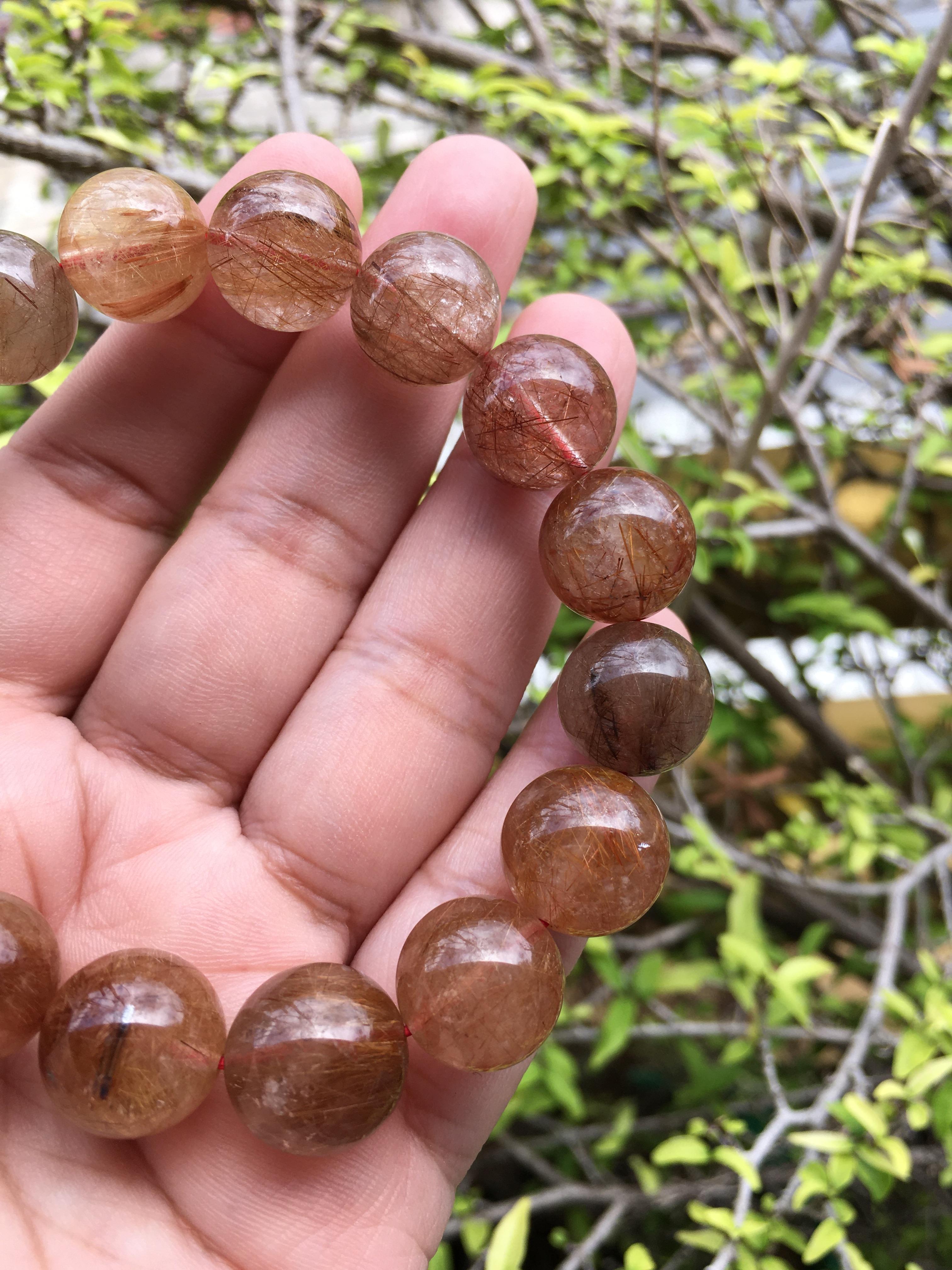 (สวยคุ้ม) ข้อมือหินนำโชค ไหมสามกษัตริย์ 13.5 มม.เส้นนี้เล่นไฟระยิบระยับมากค่ะ เส้นใหญ่ ราคาพิเศษ