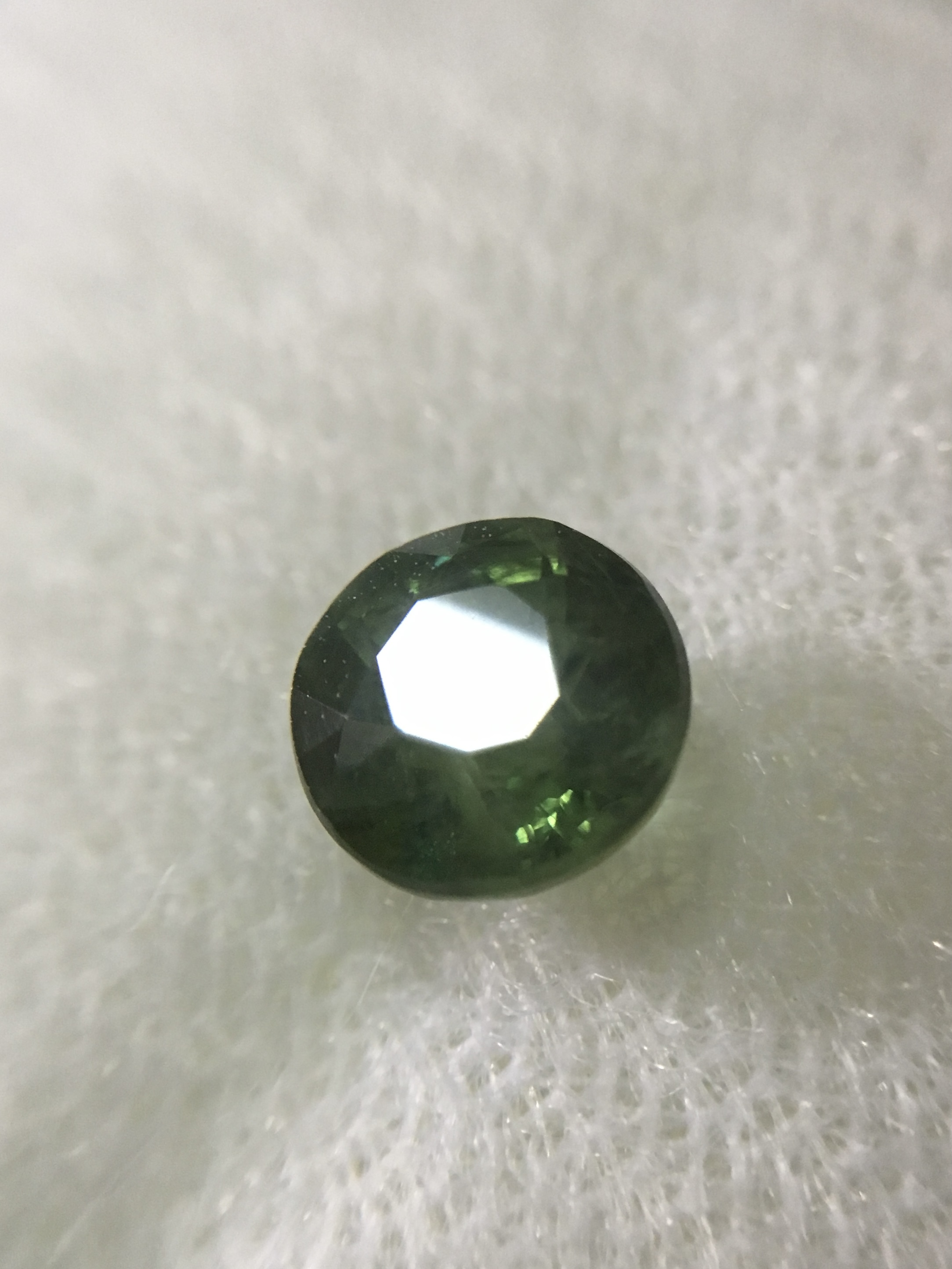 GREEN SAPPHIRE เขียวส่องแท้ 1.3 กะรัต พลอยสวยเนื้อดี ขนาดน่ารัก