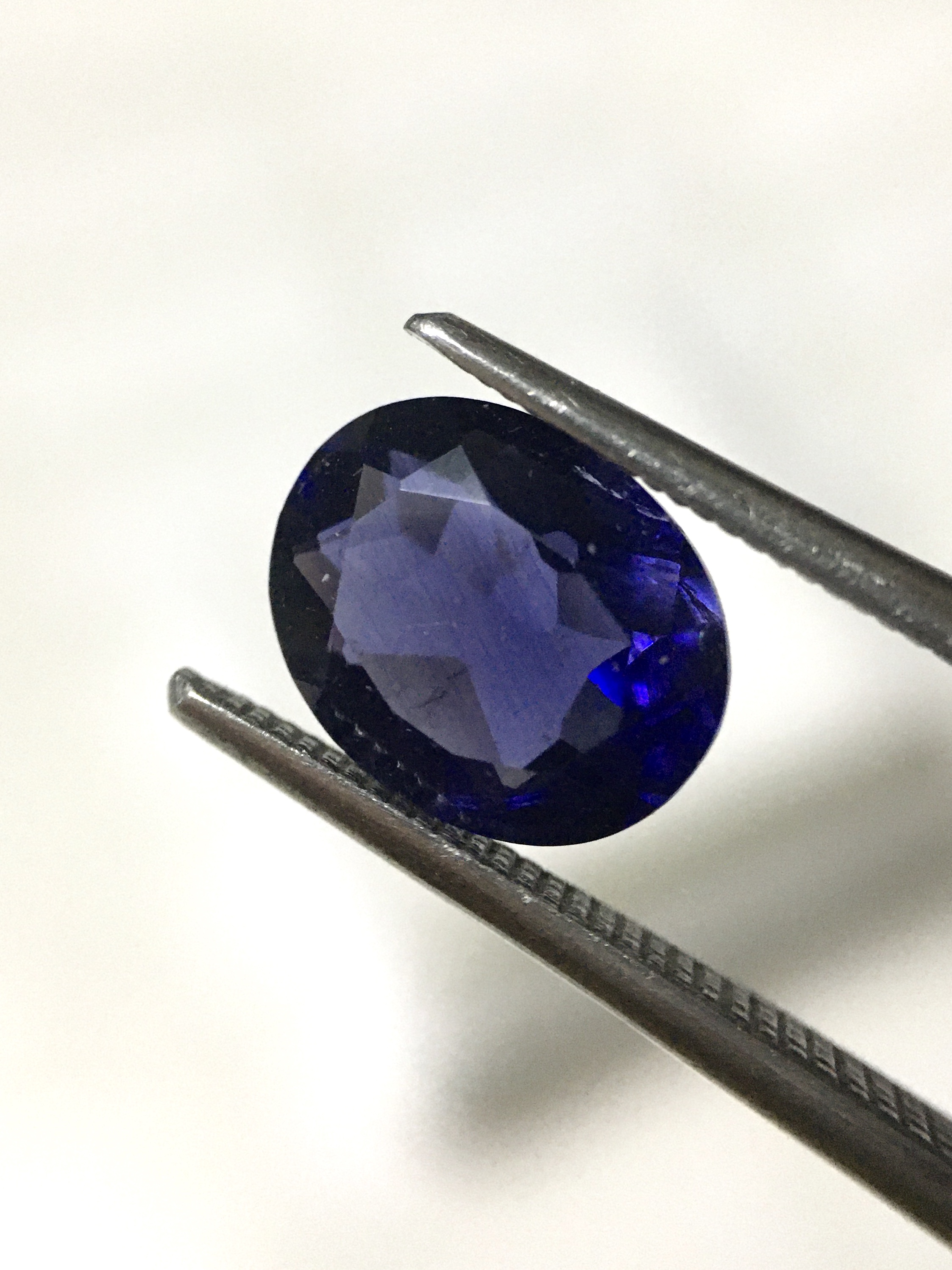 IOLITE ไอโอไลต์ 1.46 กะรัต พลอยแท้ สีน้ำเงินอมม่วง สวยมีเสน่ห์ลึกลับ