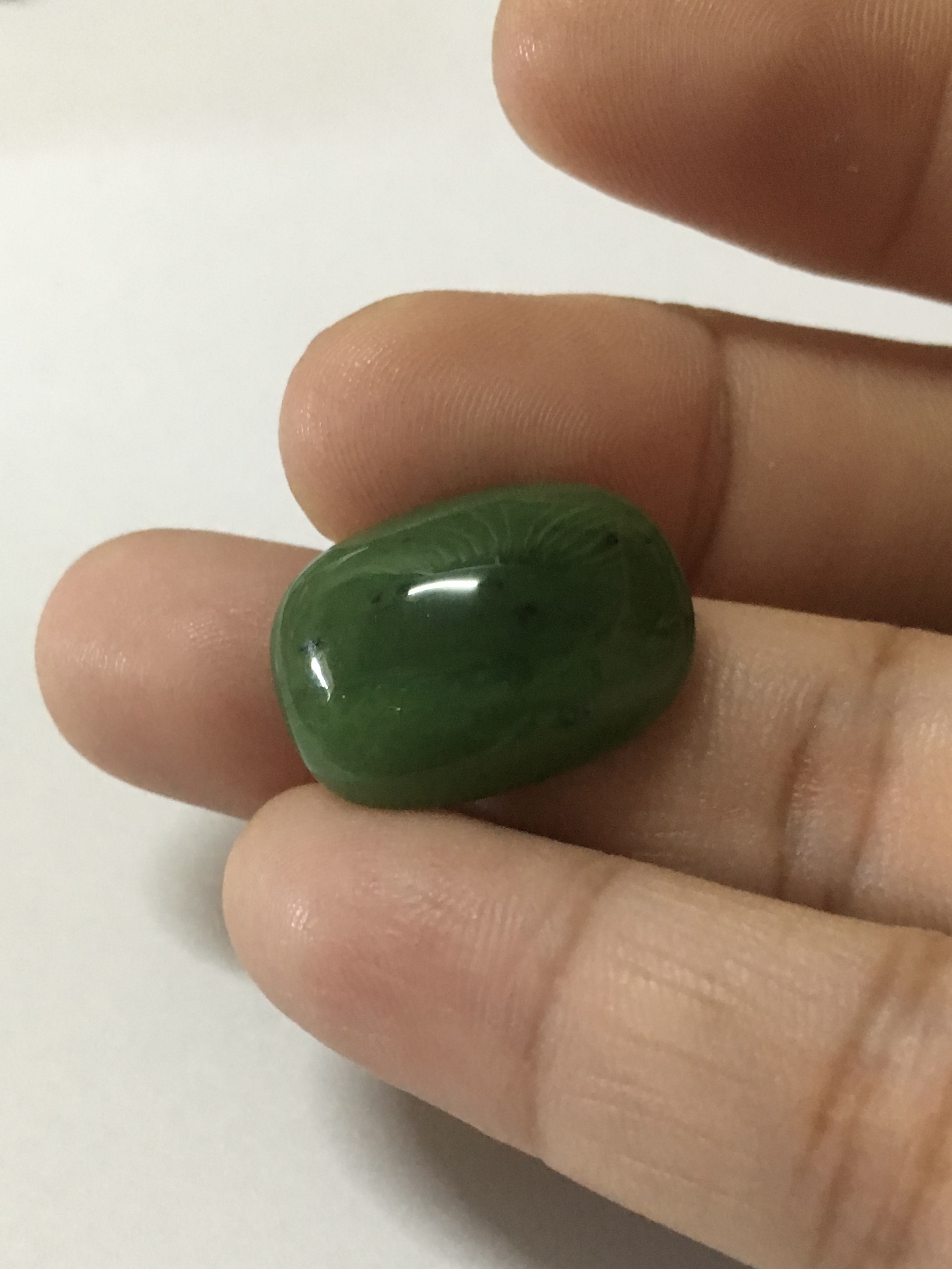NEPHRITE หยกเนฟไฟรต์ แท้ 15 cts. สีดี เนื้อดี เม็ดโต อ้วนๆ ทรงอูมสวยมากค่ะ