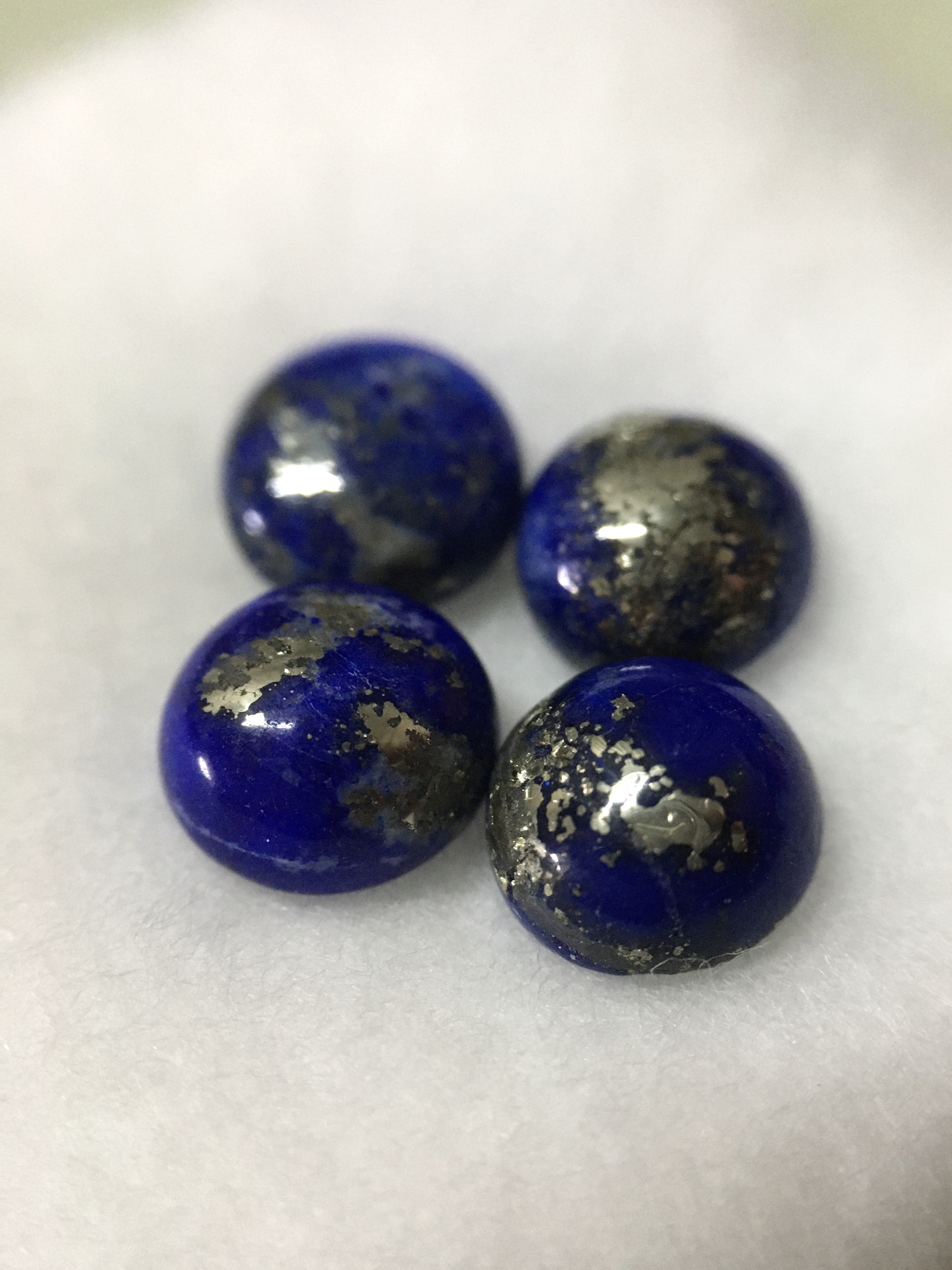 (590 ทุกกล่อง) LAPIS LAZULI ลาพิส ลาซูลี 6 ,7 มม.หินแท้ ลายสวยเฉพาะตัว ติดแร่ไพไรต์จุกๆ สีน้ำเงินจัด ปัดเงาสวยๆเลยจ้า